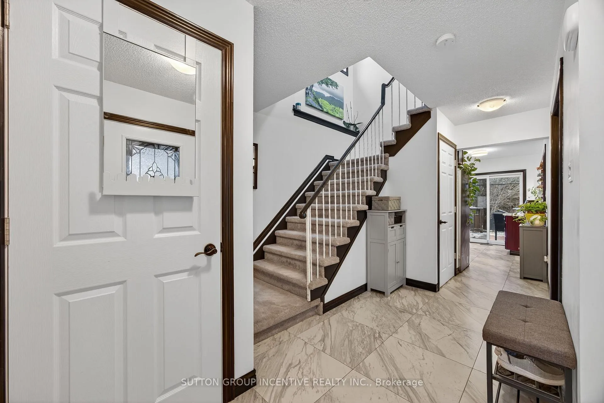 Photo 11 of 113 Garden Drive, Barrie, Allandale Heights — HOMEH