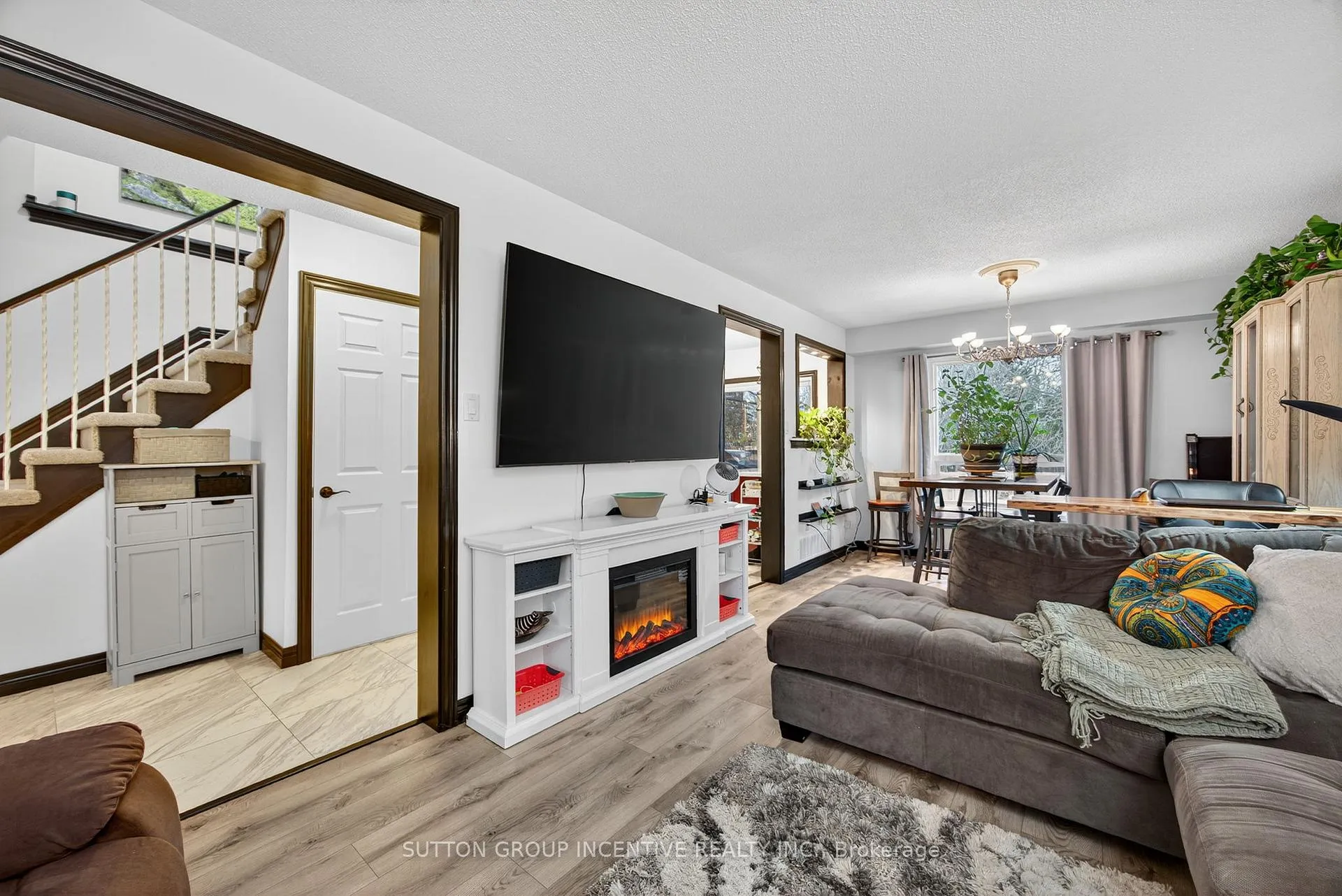 Photo 12 of 113 Garden Drive, Barrie, Allandale Heights — HOMEH