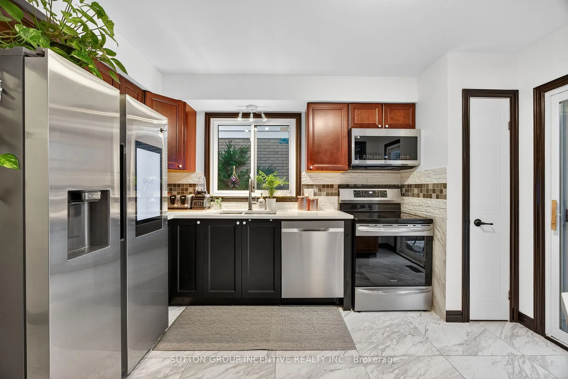Photo 15 of 113 Garden Drive, Barrie, Allandale Heights — HOMEH