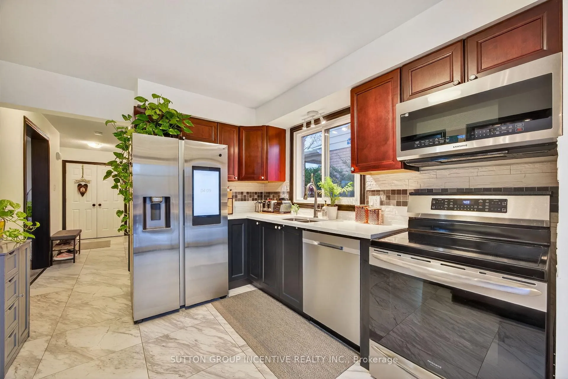 Photo 16 of 113 Garden Drive, Barrie, Allandale Heights — HOMEH