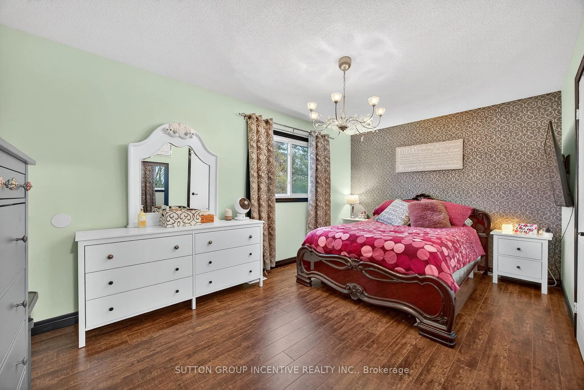 Photo 18 of 113 Garden Drive, Barrie, Allandale Heights — HOMEH