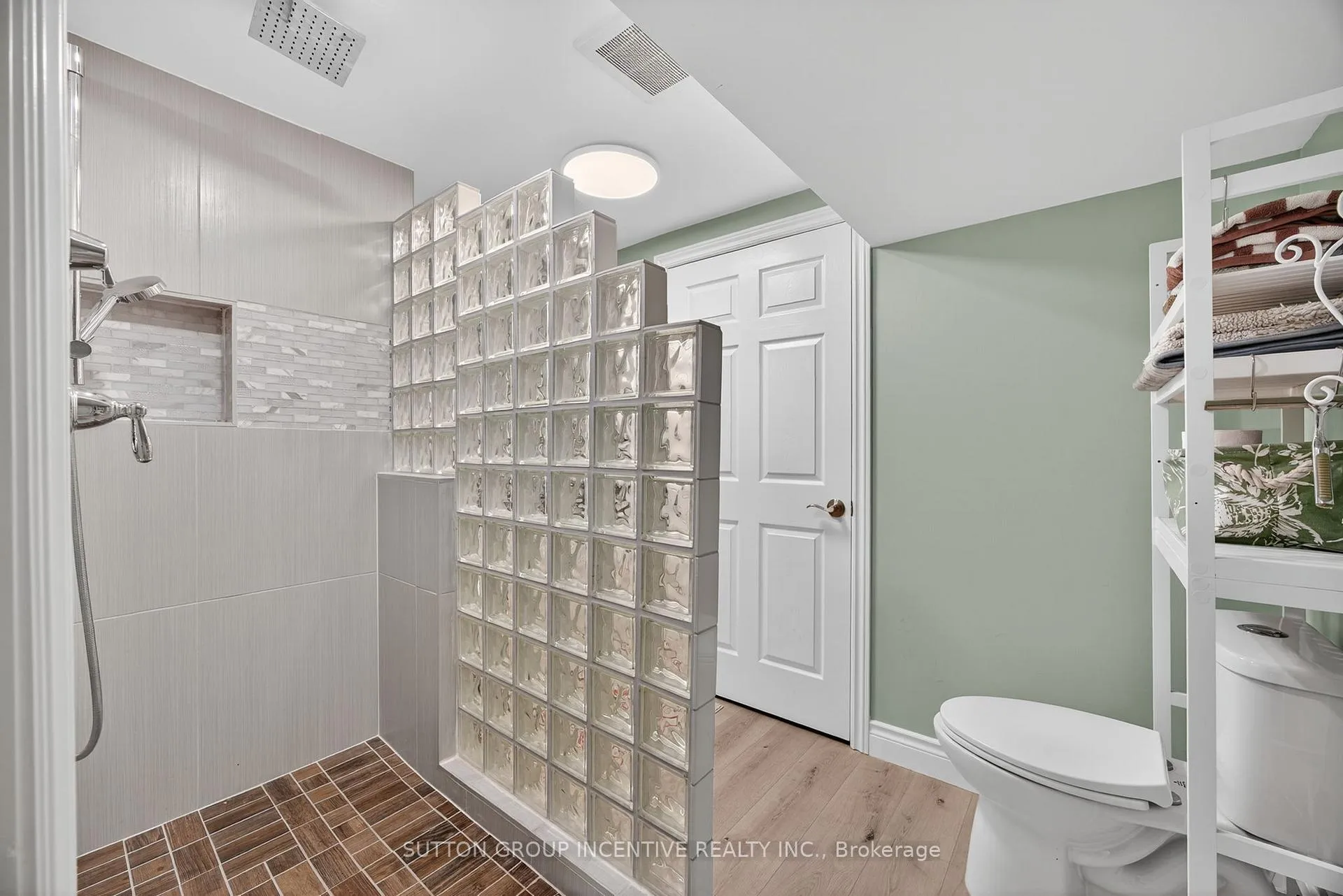Photo 28 of 113 Garden Drive, Barrie, Allandale Heights — HOMEH