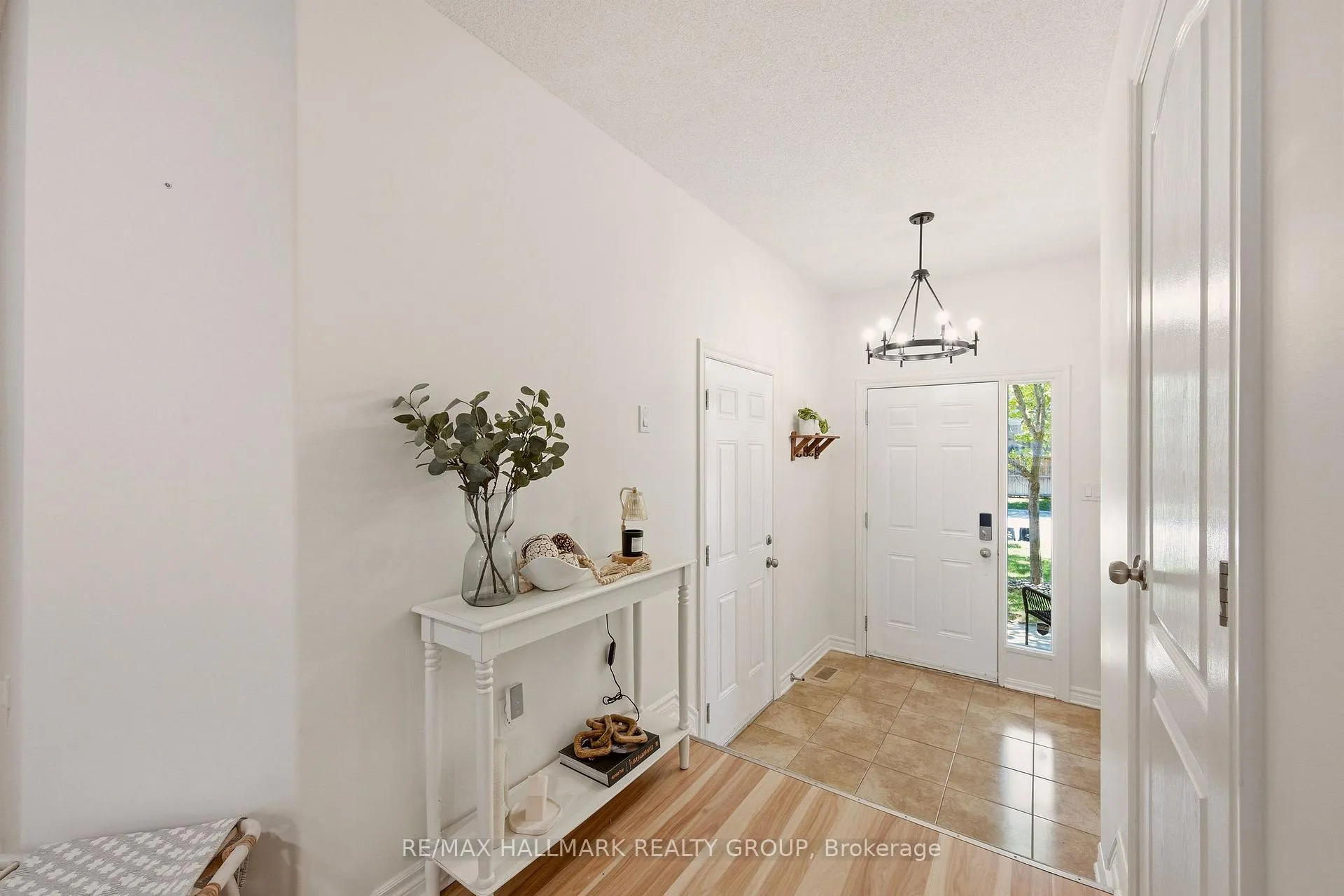 Photo 3 of 154 Talltree Crescent, Ottawa, Stittsville (Central) — HOMEH