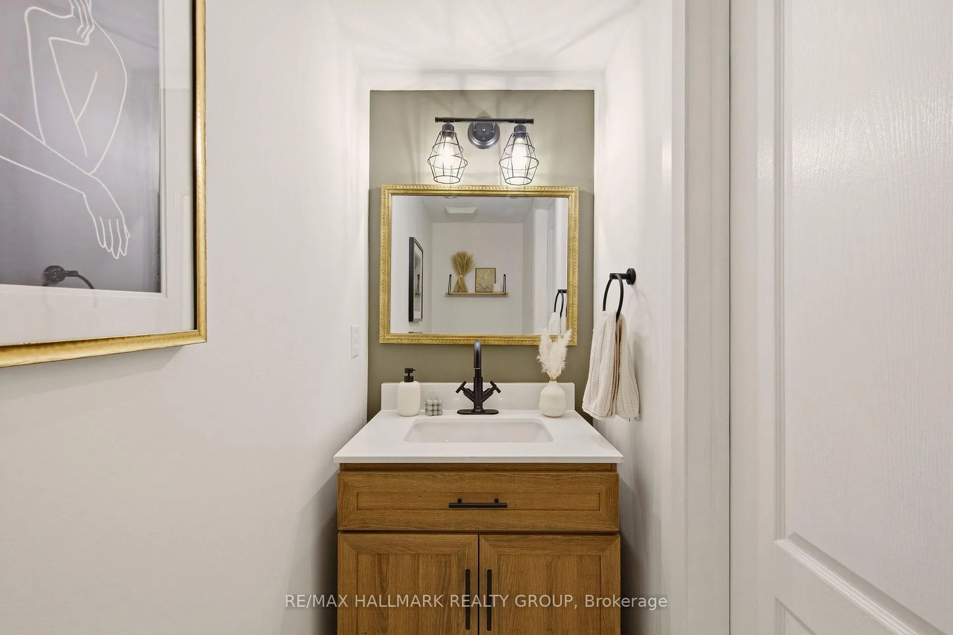 Photo 4 of 154 Talltree Crescent, Ottawa, Stittsville (Central) — HOMEH