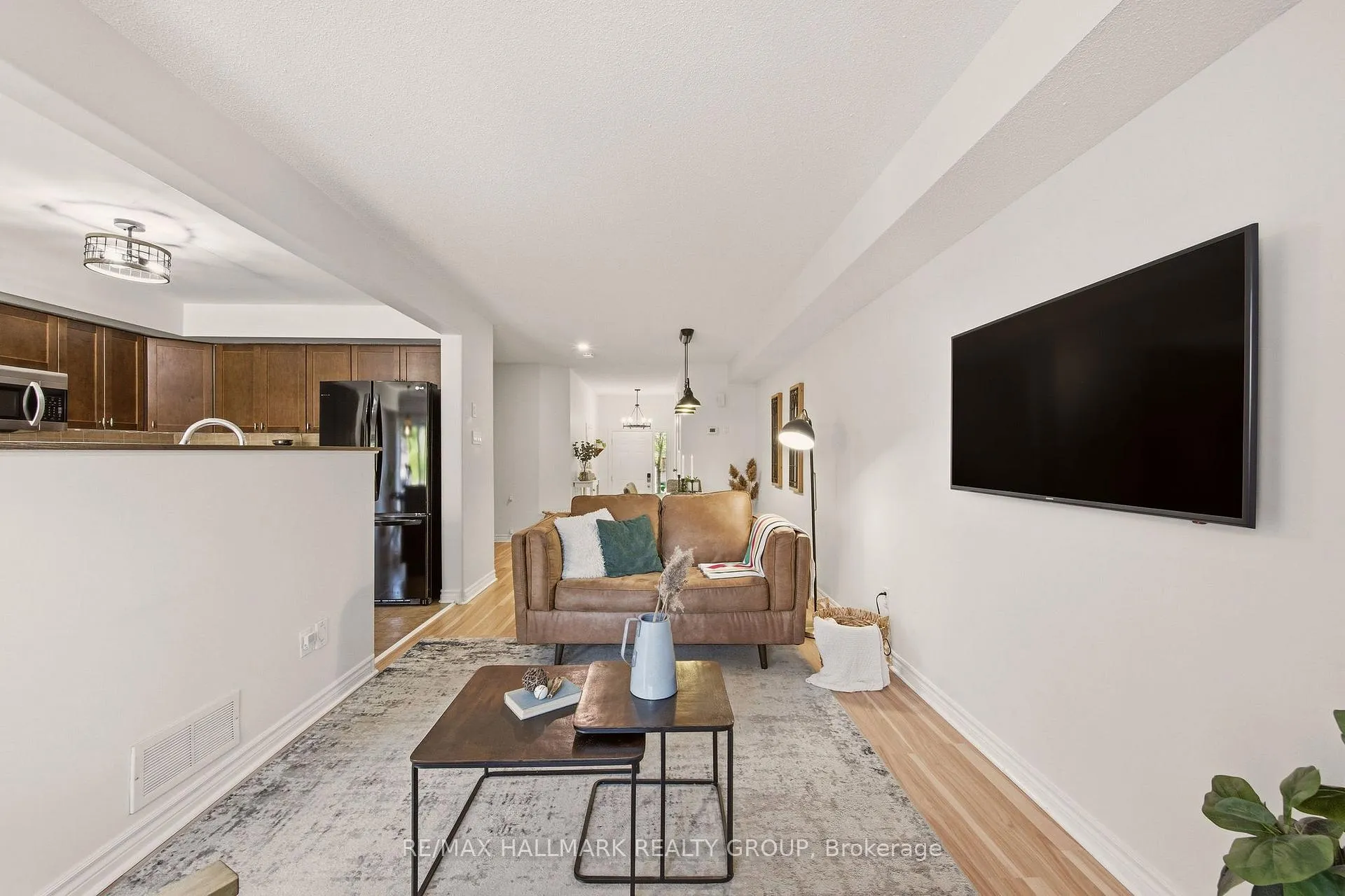 Photo 12 of 154 Talltree Crescent, Ottawa, Stittsville (Central) — HOMEH