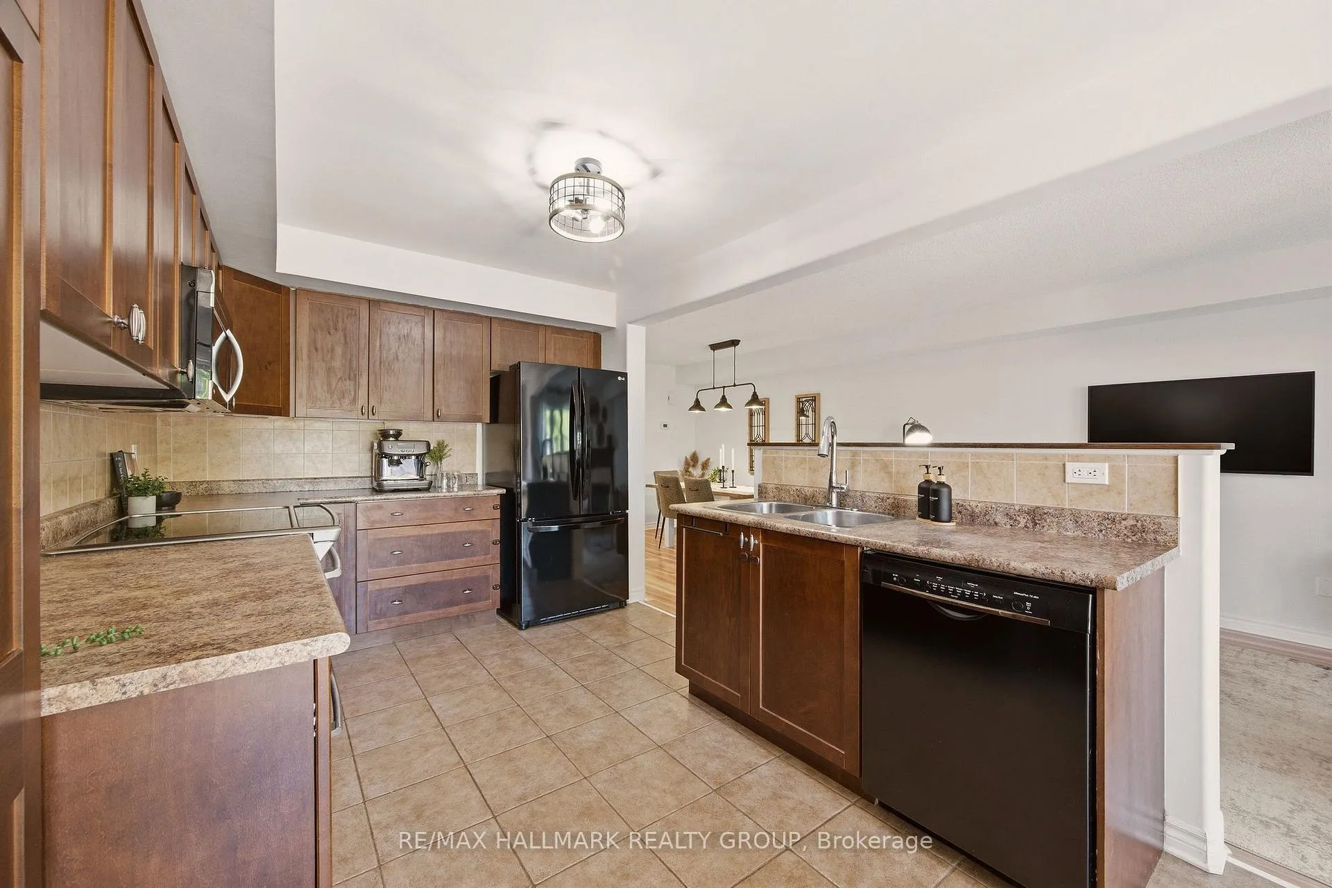 Photo 14 of 154 Talltree Crescent, Ottawa, Stittsville (Central) — HOMEH