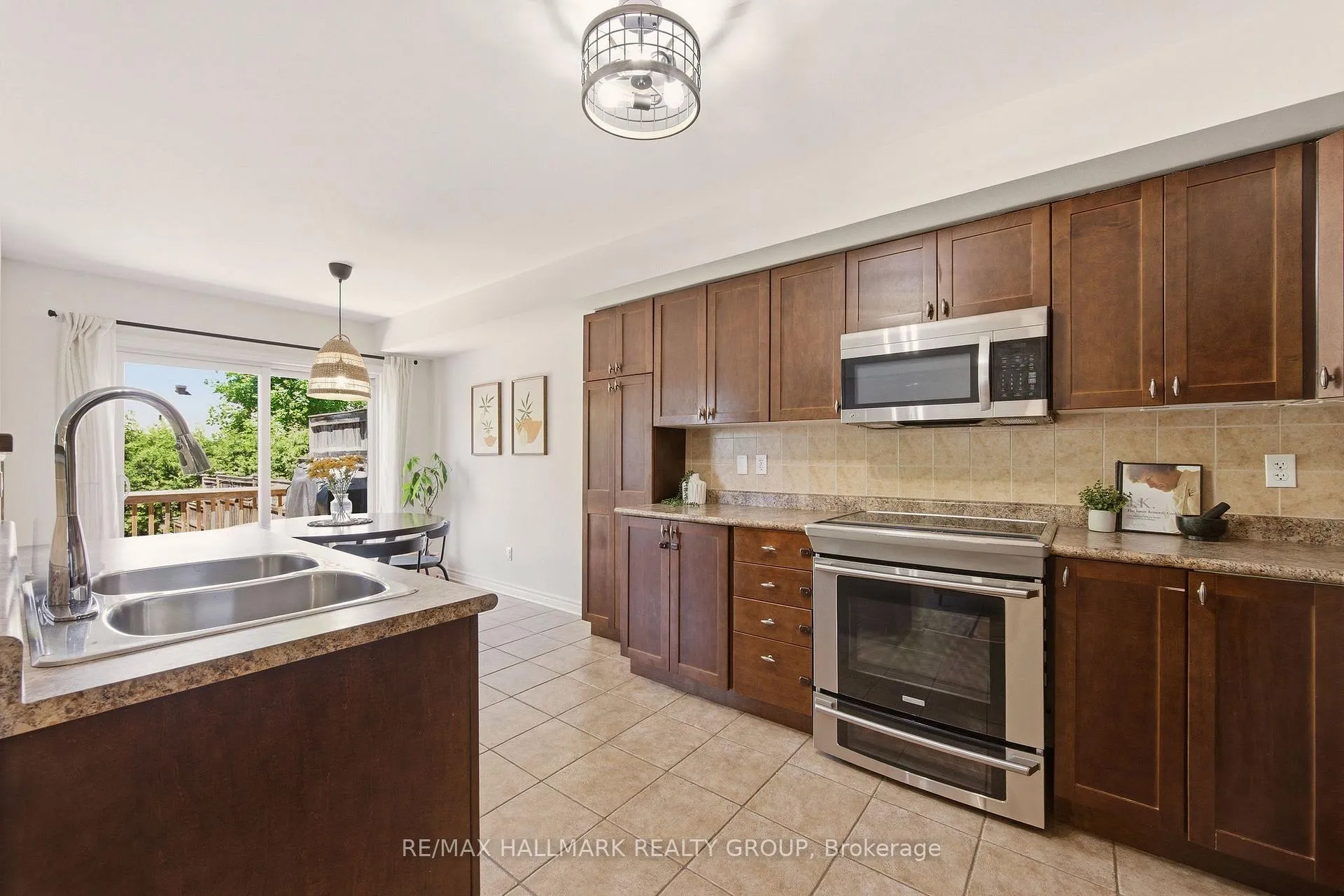 Photo 15 of 154 Talltree Crescent, Ottawa, Stittsville (Central) — HOMEH