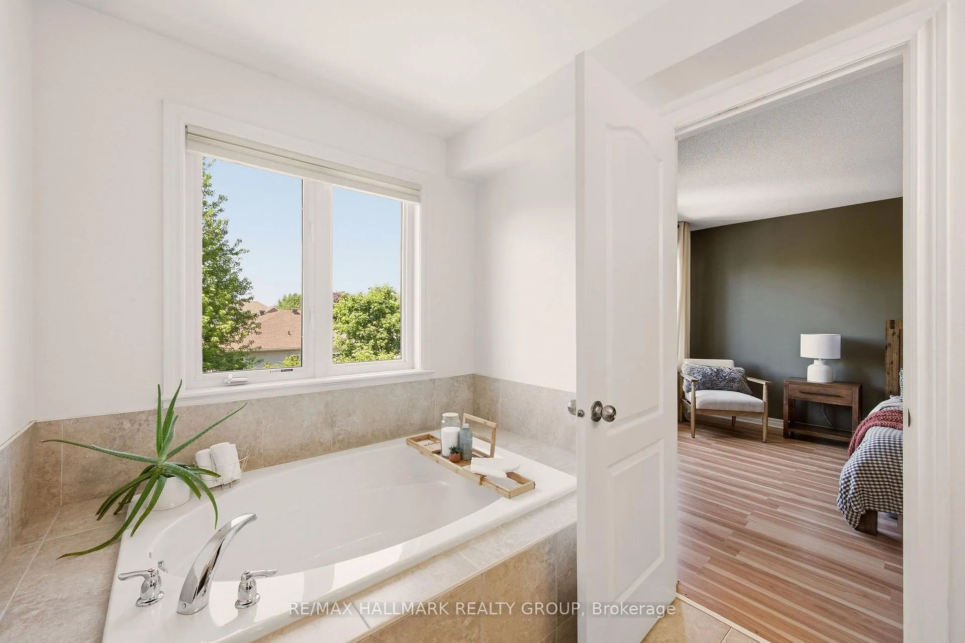 Photo 33 of 154 Talltree Crescent, Ottawa, Stittsville (Central) — HOMEH