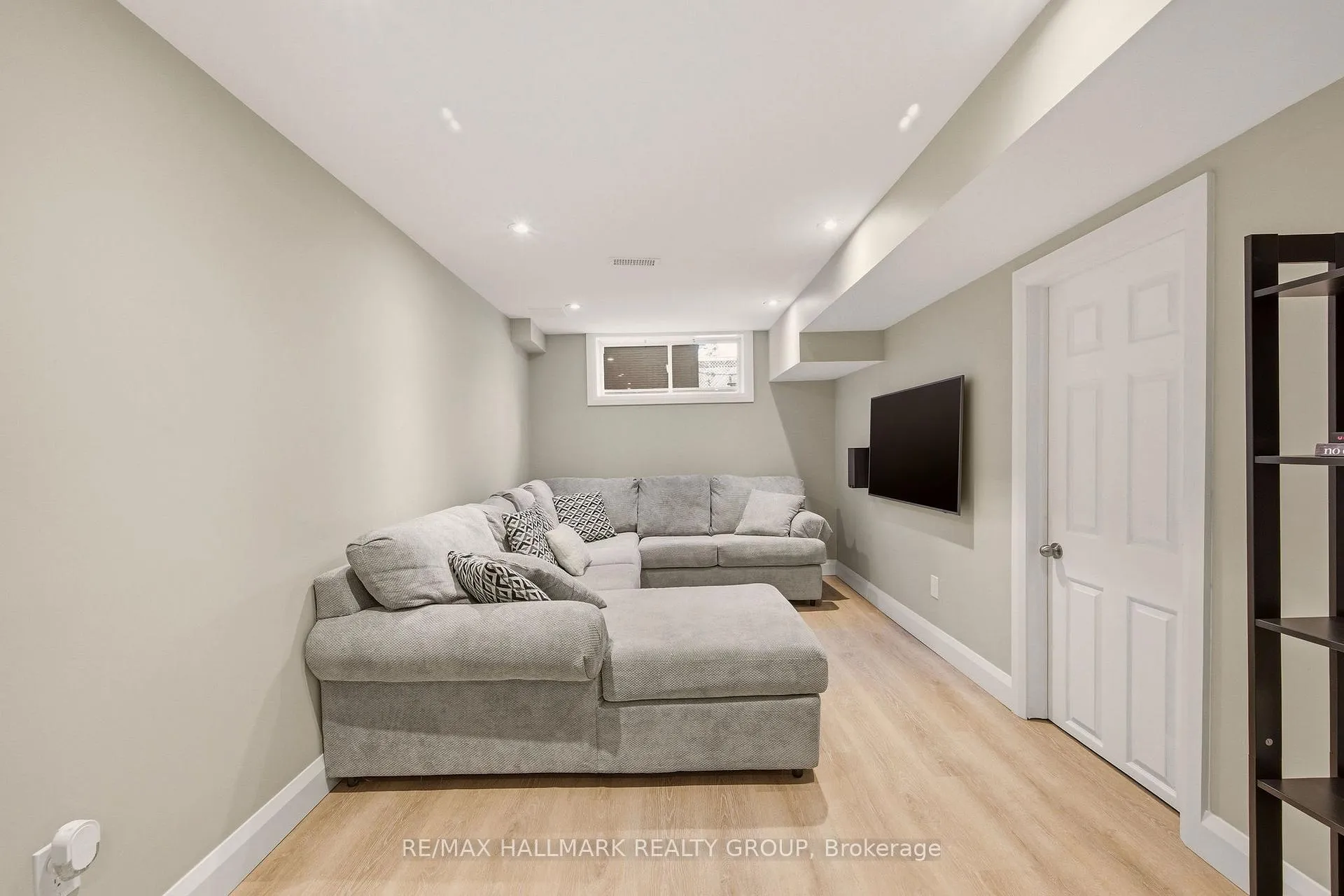 Photo 35 of 154 Talltree Crescent, Ottawa, Stittsville (Central) — HOMEH