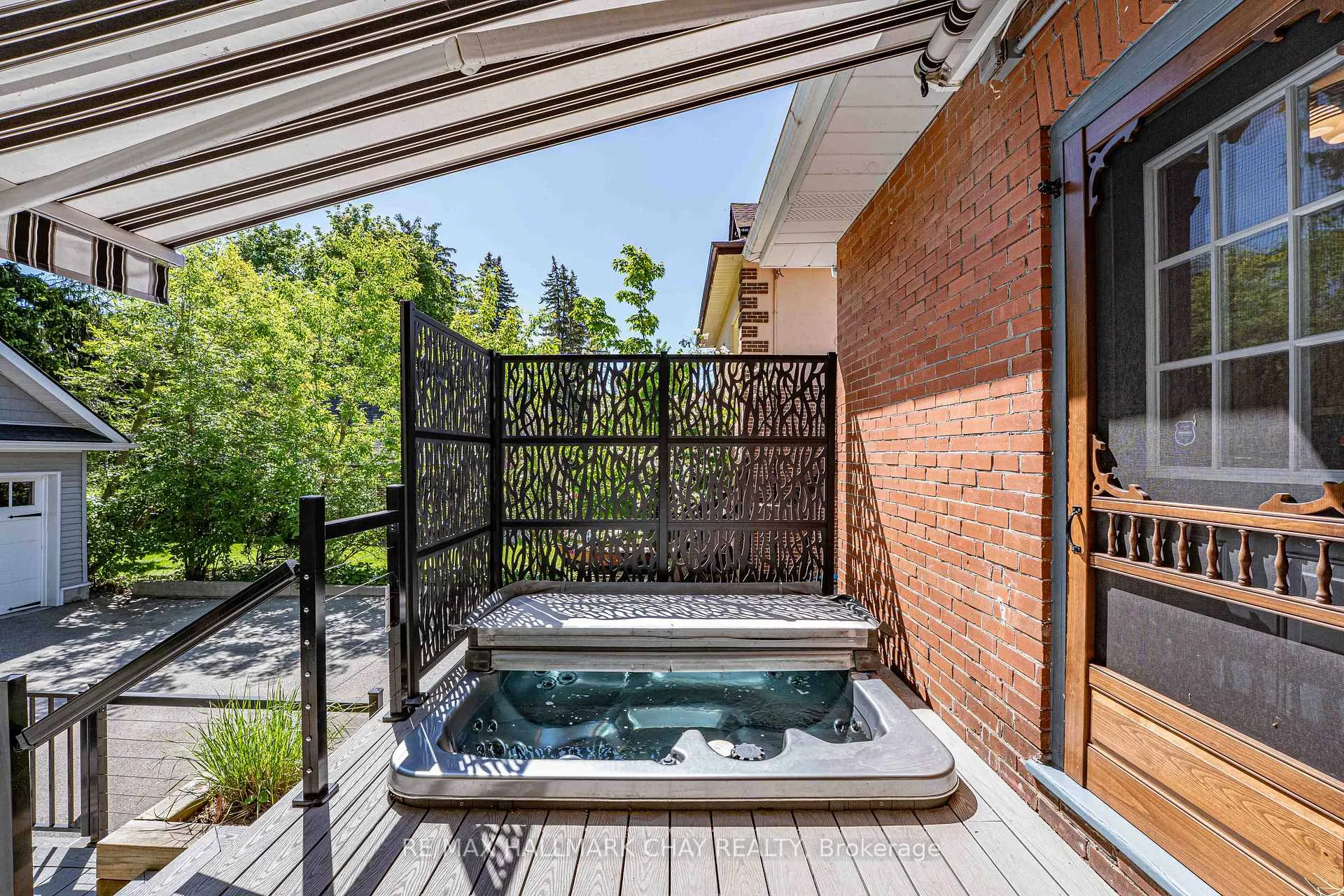 Photo 6 of 125 Toronto Street, Barrie, Queen's Park — HOMEH