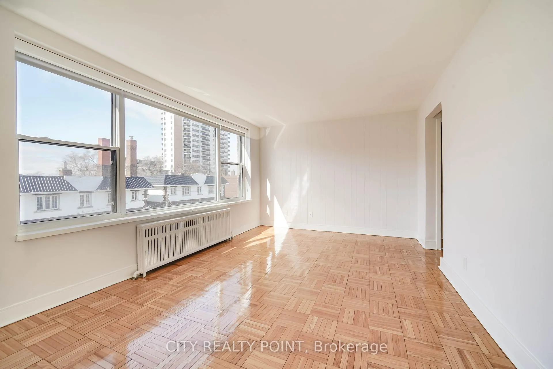 Photo 5 of Unit 405, 1545 Bathurst Street, Toronto, Forest Hill South — HOMEH