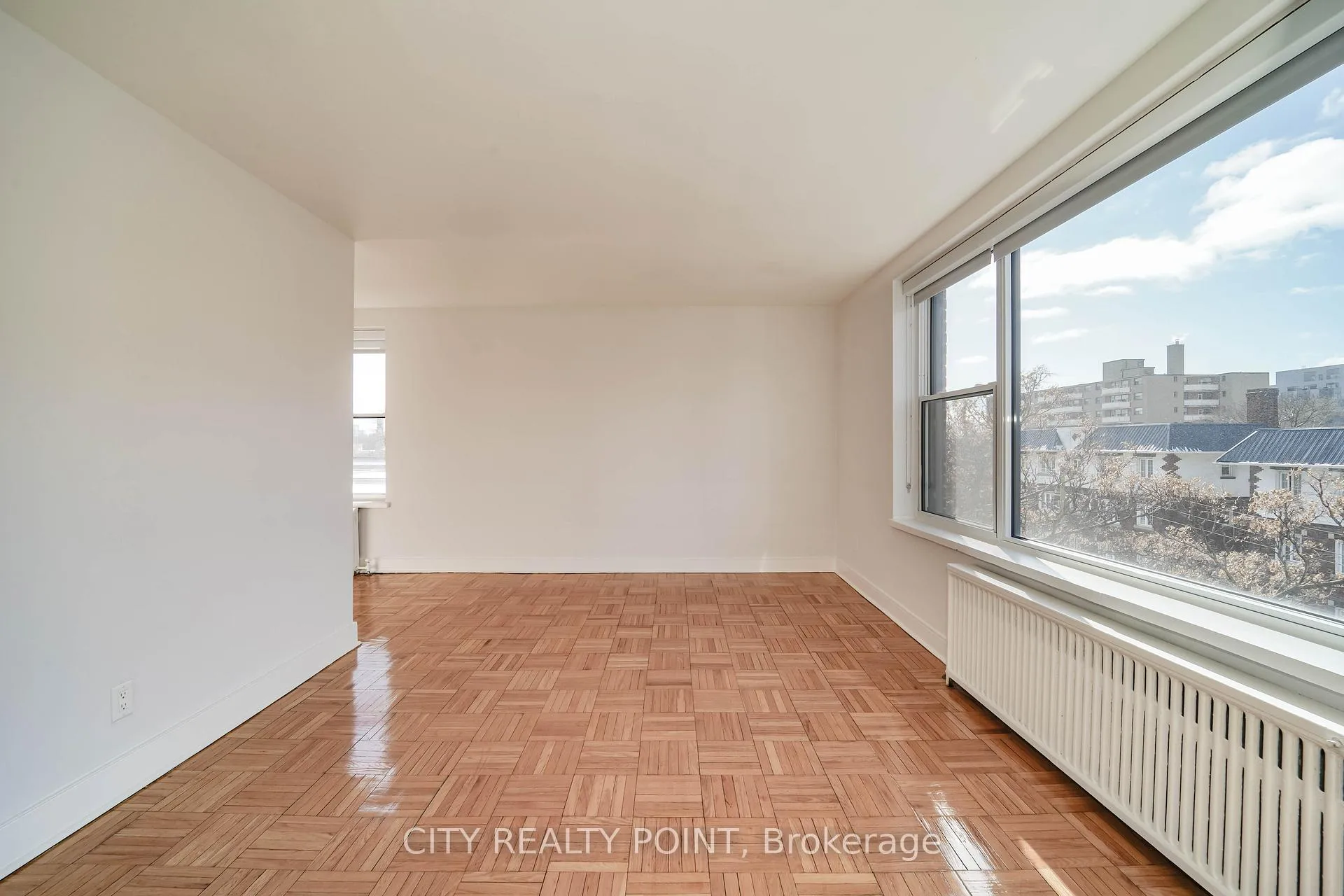 Photo 6 of Unit 405, 1545 Bathurst Street, Toronto, Forest Hill South — HOMEH