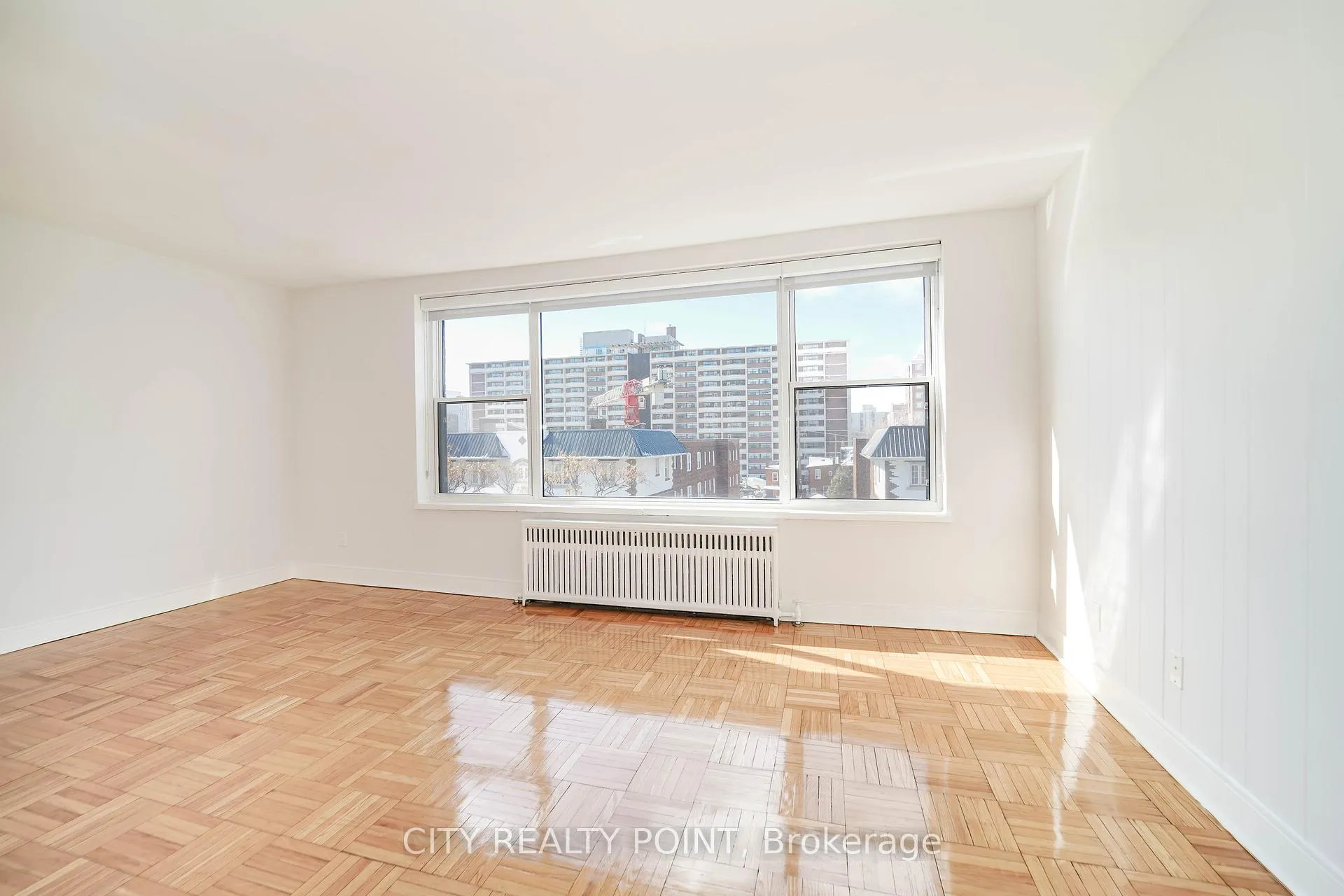 Photo 7 of Unit 405, 1545 Bathurst Street, Toronto, Forest Hill South — HOMEH