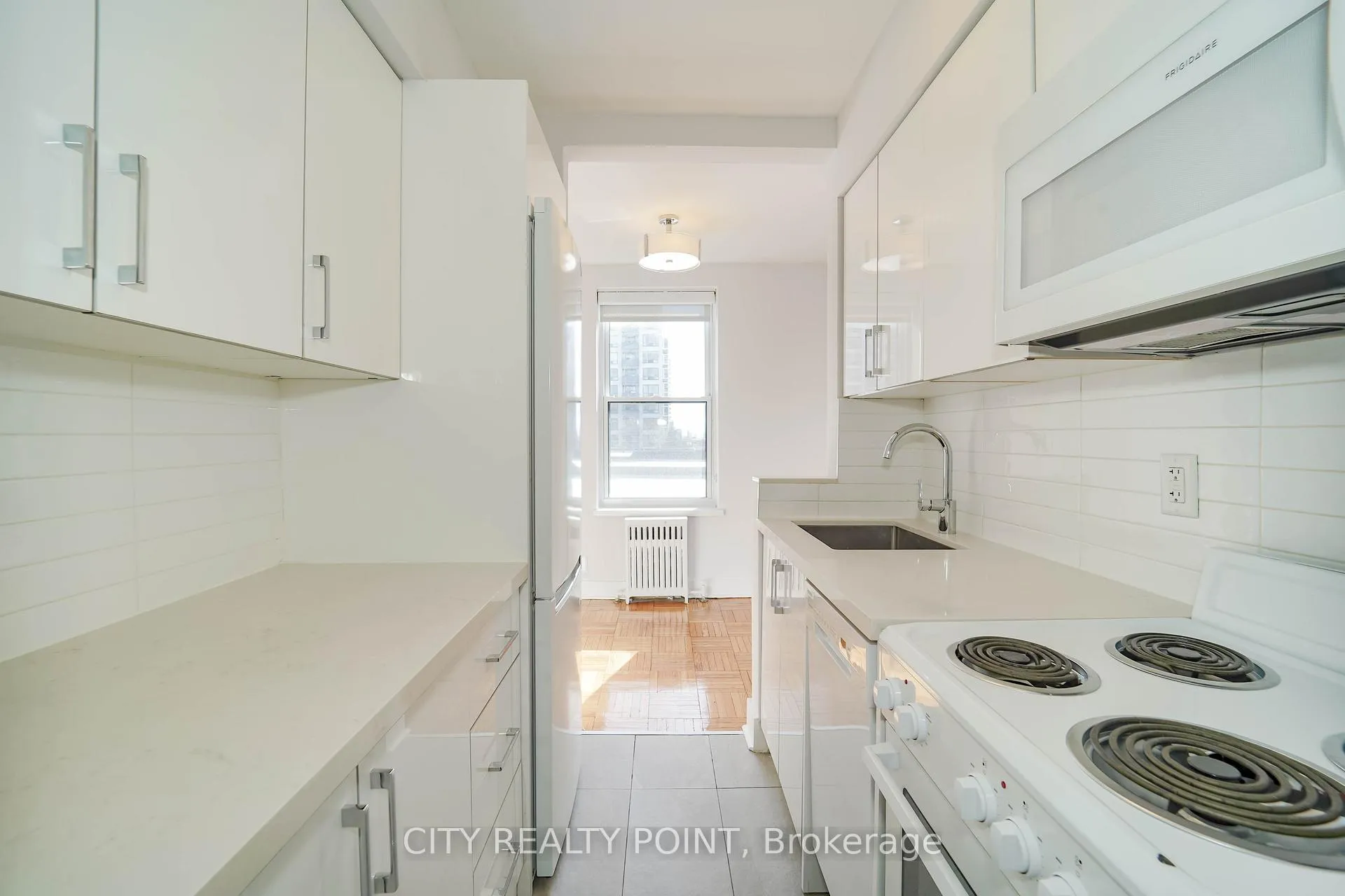 Photo 8 of Unit 405, 1545 Bathurst Street, Toronto, Forest Hill South — HOMEH