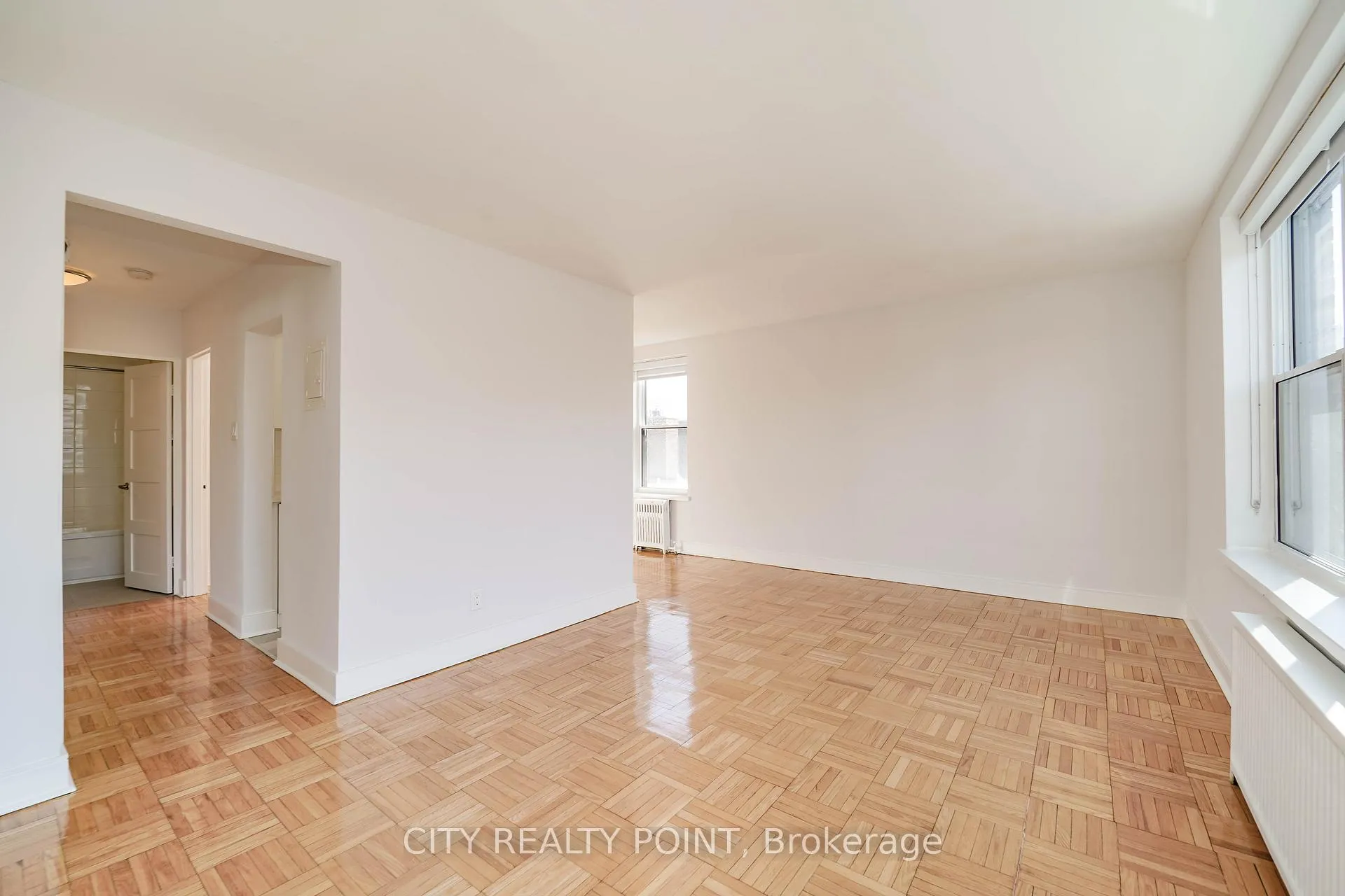 Photo 9 of Unit 405, 1545 Bathurst Street, Toronto, Forest Hill South — HOMEH
