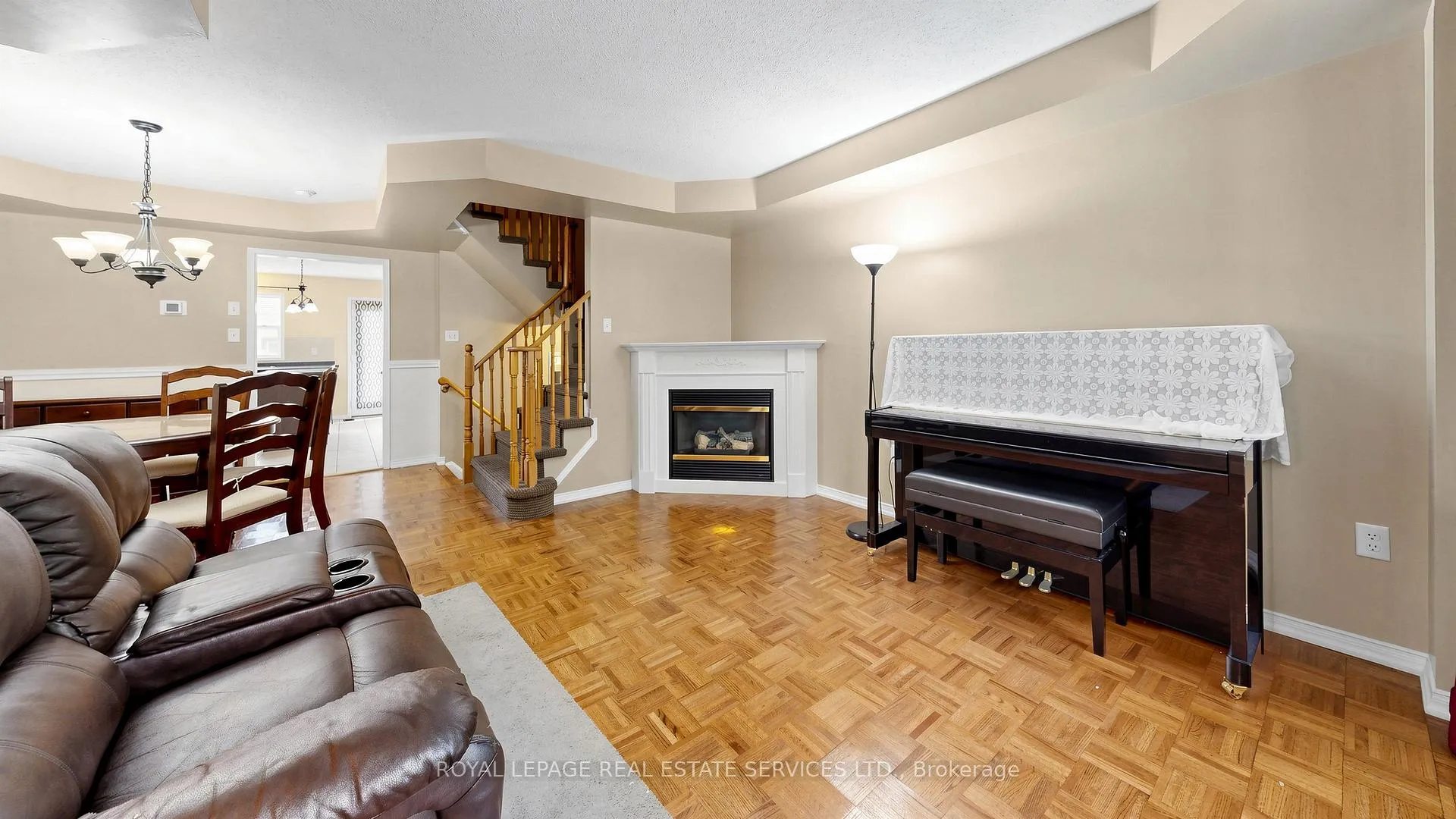 Photo 8 of 100 Georgian Drive, Oakville, River Oaks — HOMEH