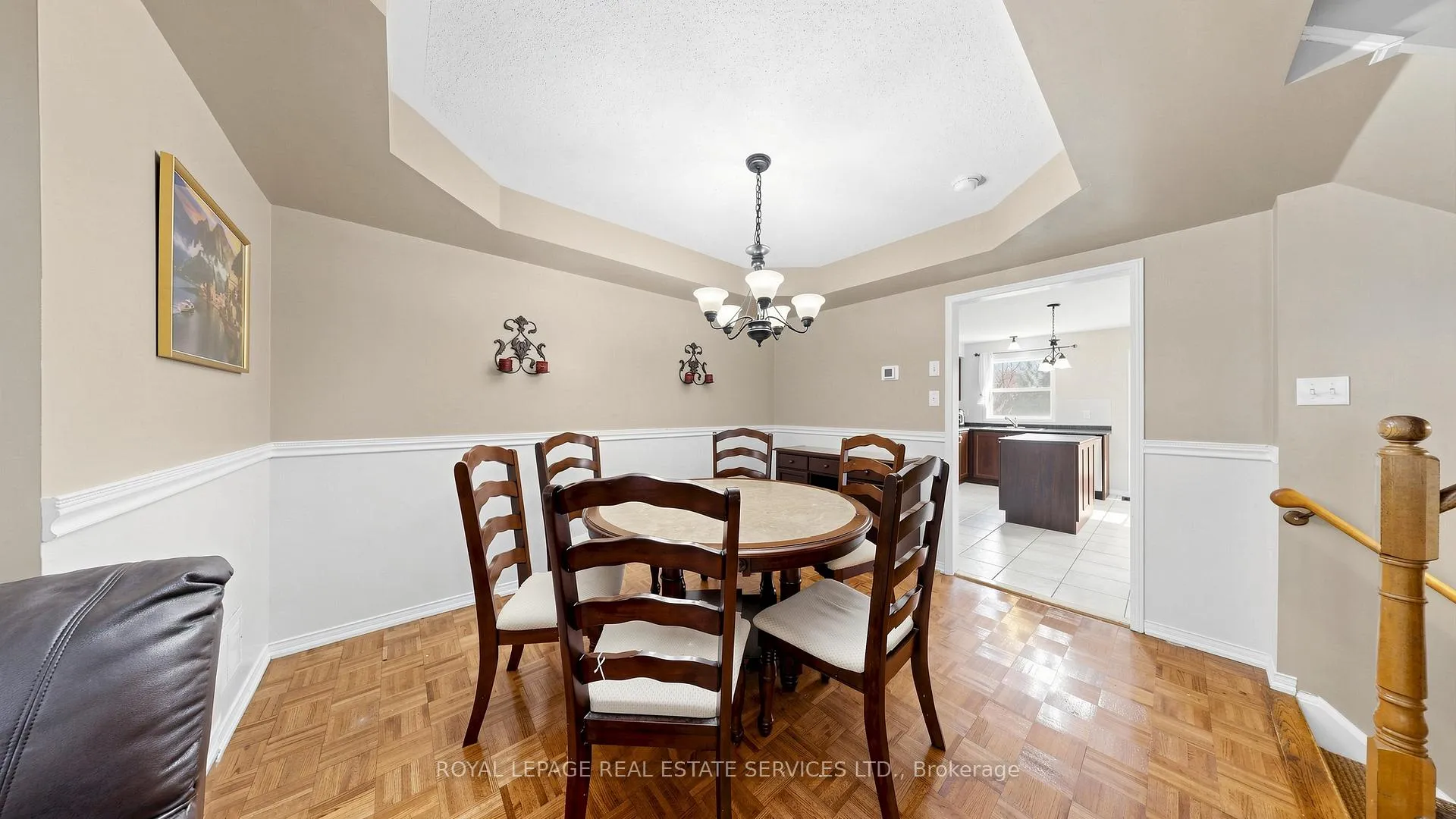 Photo 9 of 100 Georgian Drive, Oakville, River Oaks — HOMEH