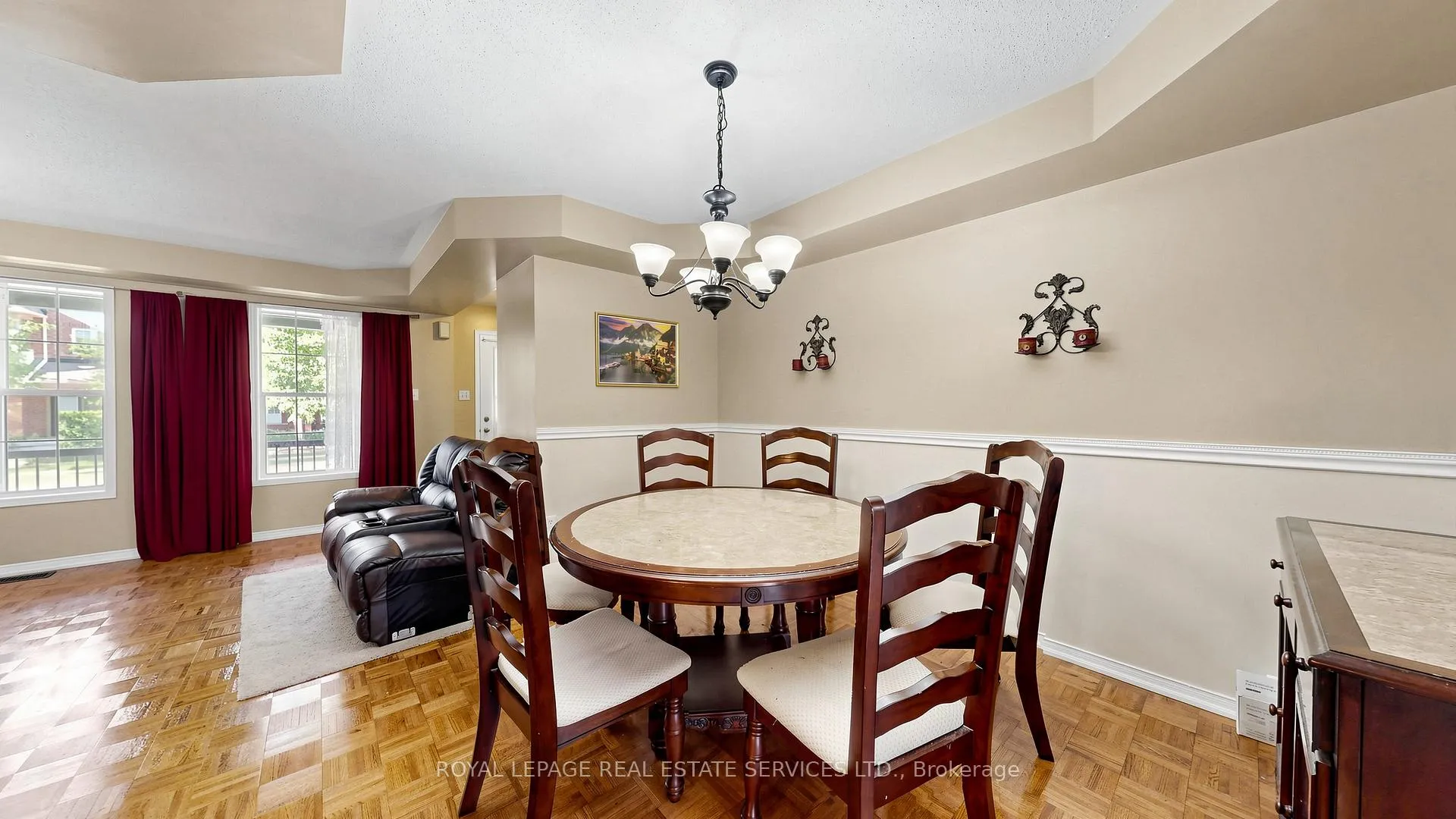 Photo 10 of 100 Georgian Drive, Oakville, River Oaks — HOMEH