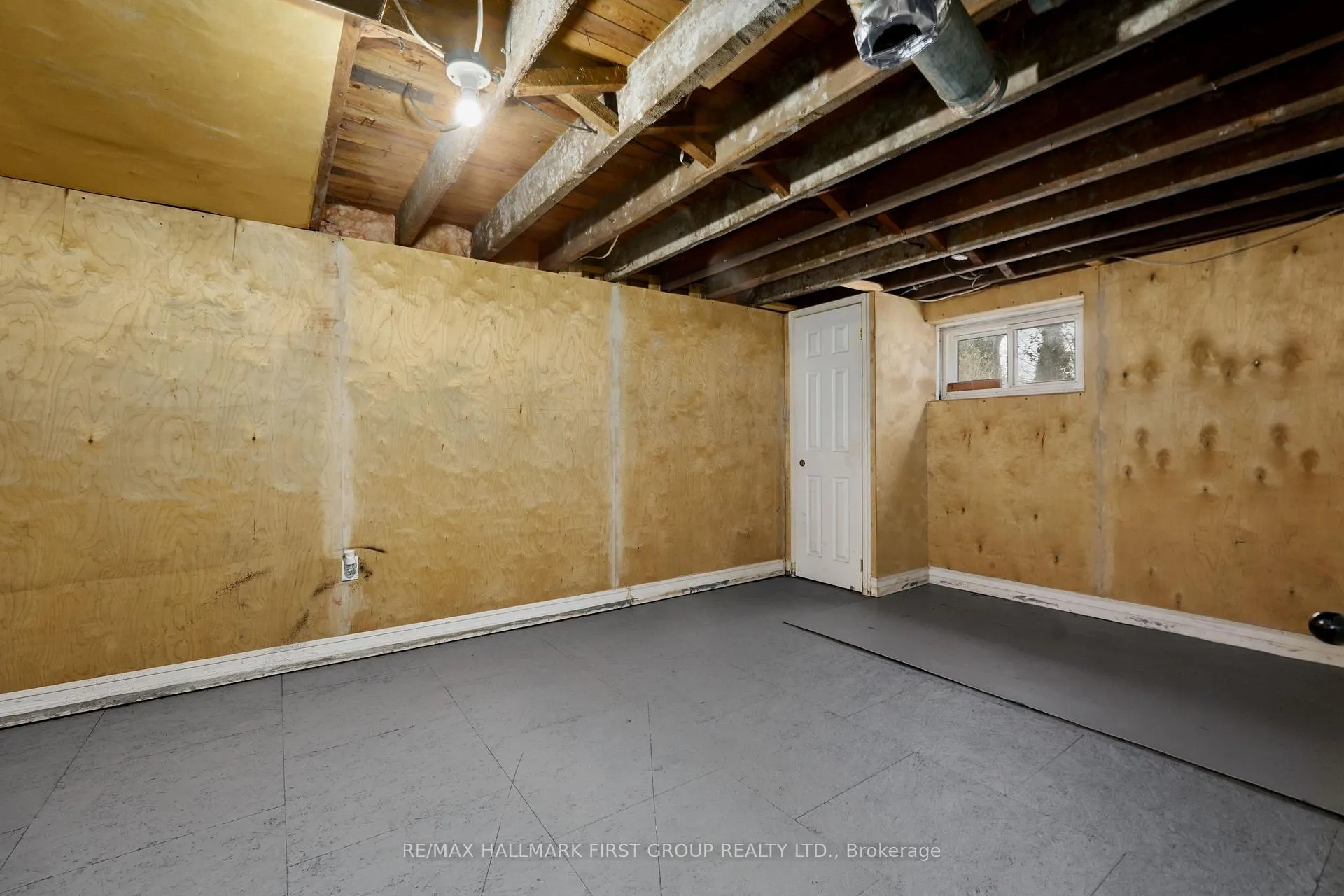 Photo 21 of 2 Park Lane, Hamilton Township, Rural Hamilton — HOMEH