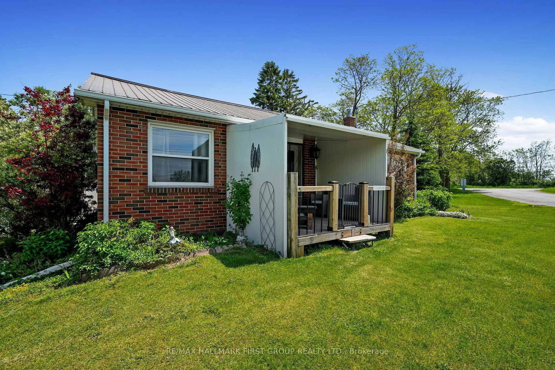 Photo 24 of 2 Park Lane, Hamilton Township, Rural Hamilton — HOMEH