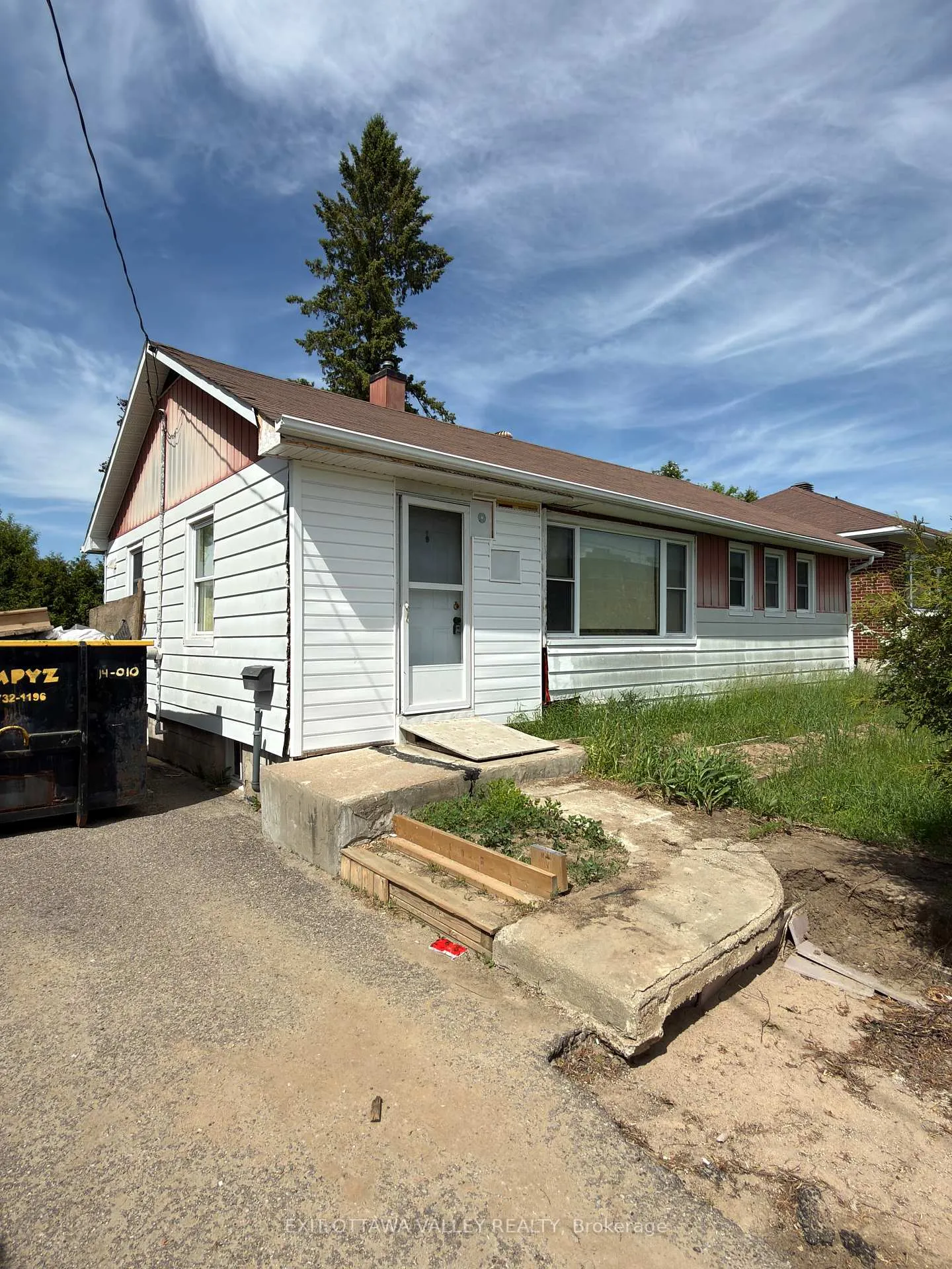Front of 291 Bell Street