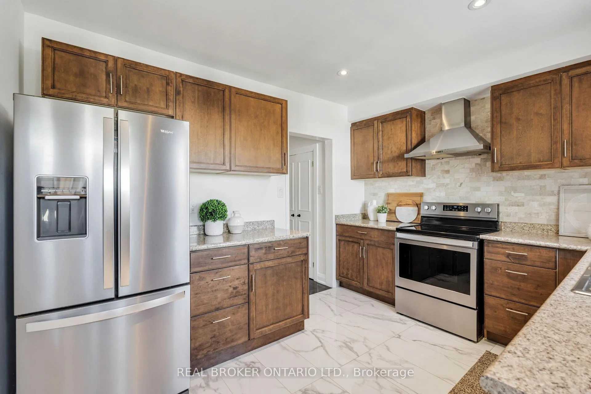 Photo 10 of 57 Scott Road, Toronto, Keelesdale-Eglinton West — HOMEH