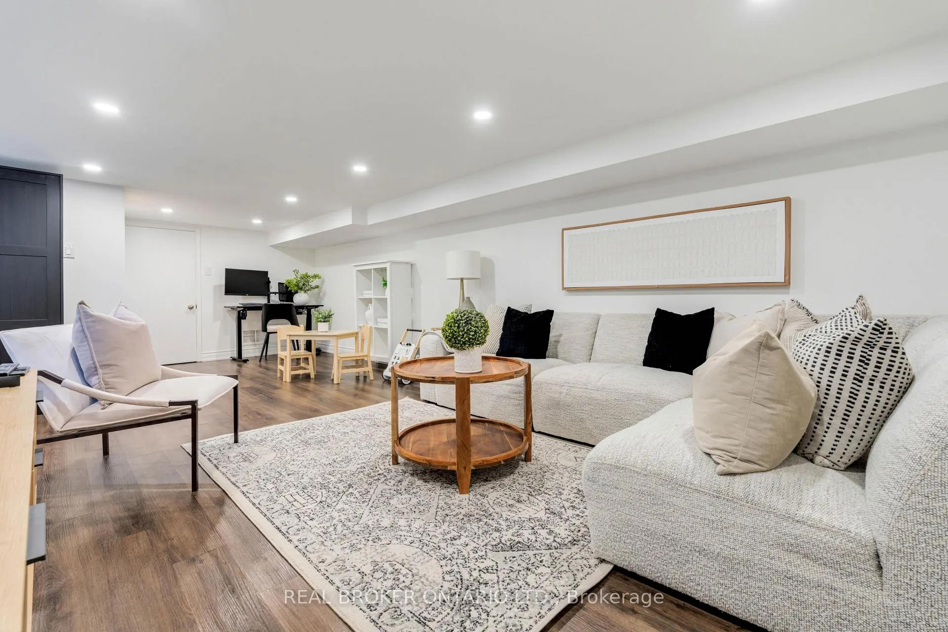 Photo 22 of 57 Scott Road, Toronto, Keelesdale-Eglinton West — HOMEH