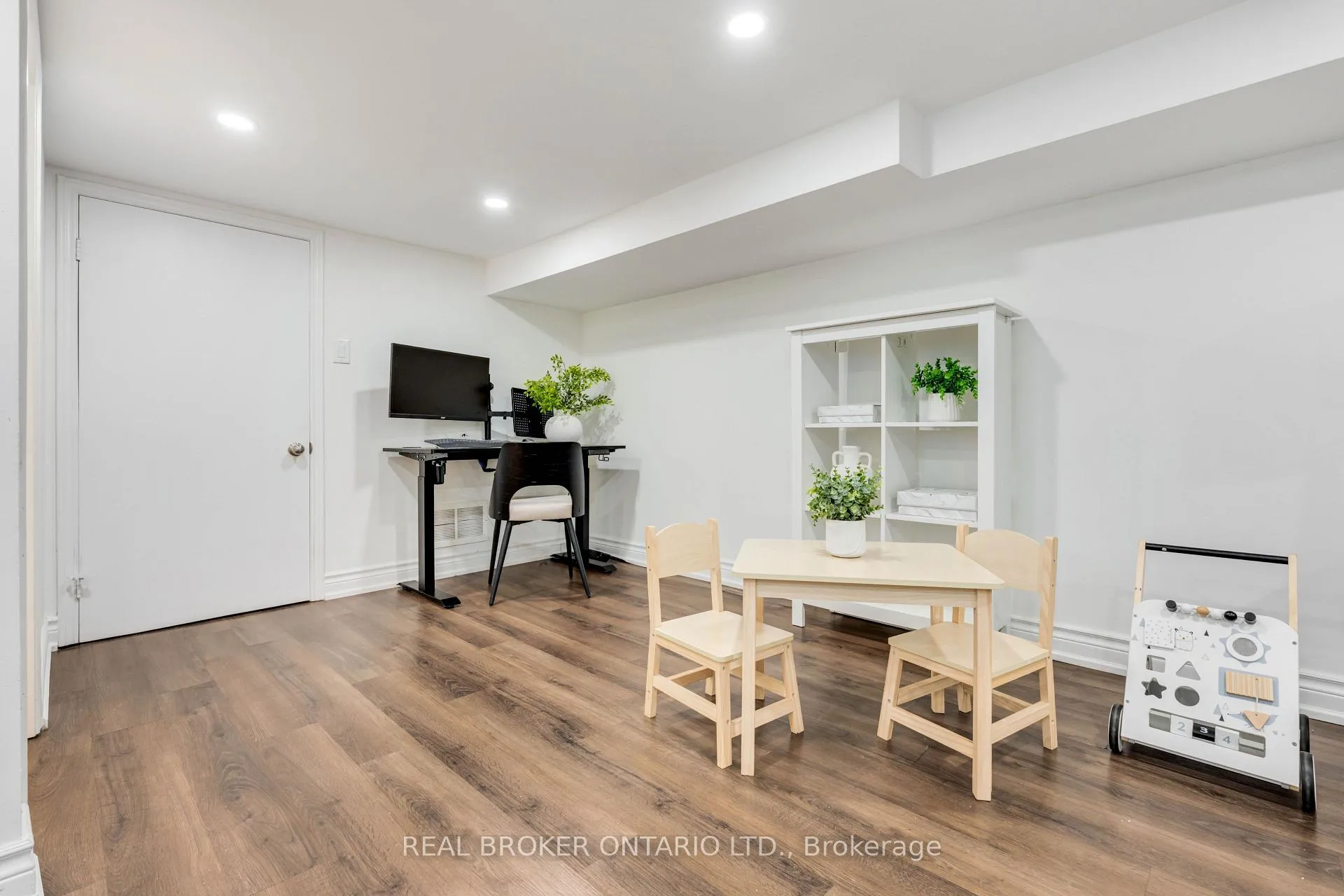 Photo 24 of 57 Scott Road, Toronto, Keelesdale-Eglinton West — HOMEH