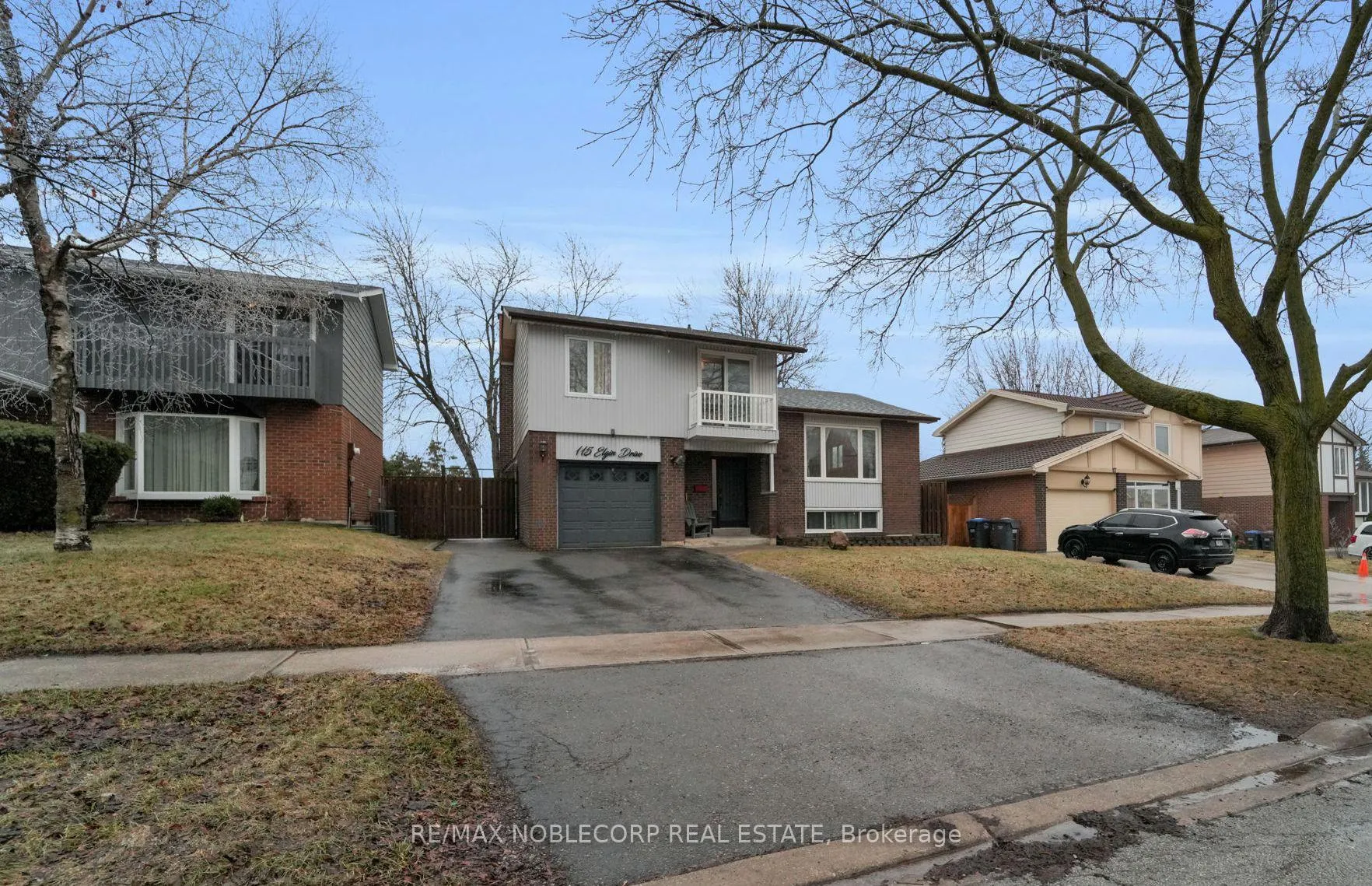 Photo 2 of 115 Elgin Drive, Brampton, Brampton South — HOMEH