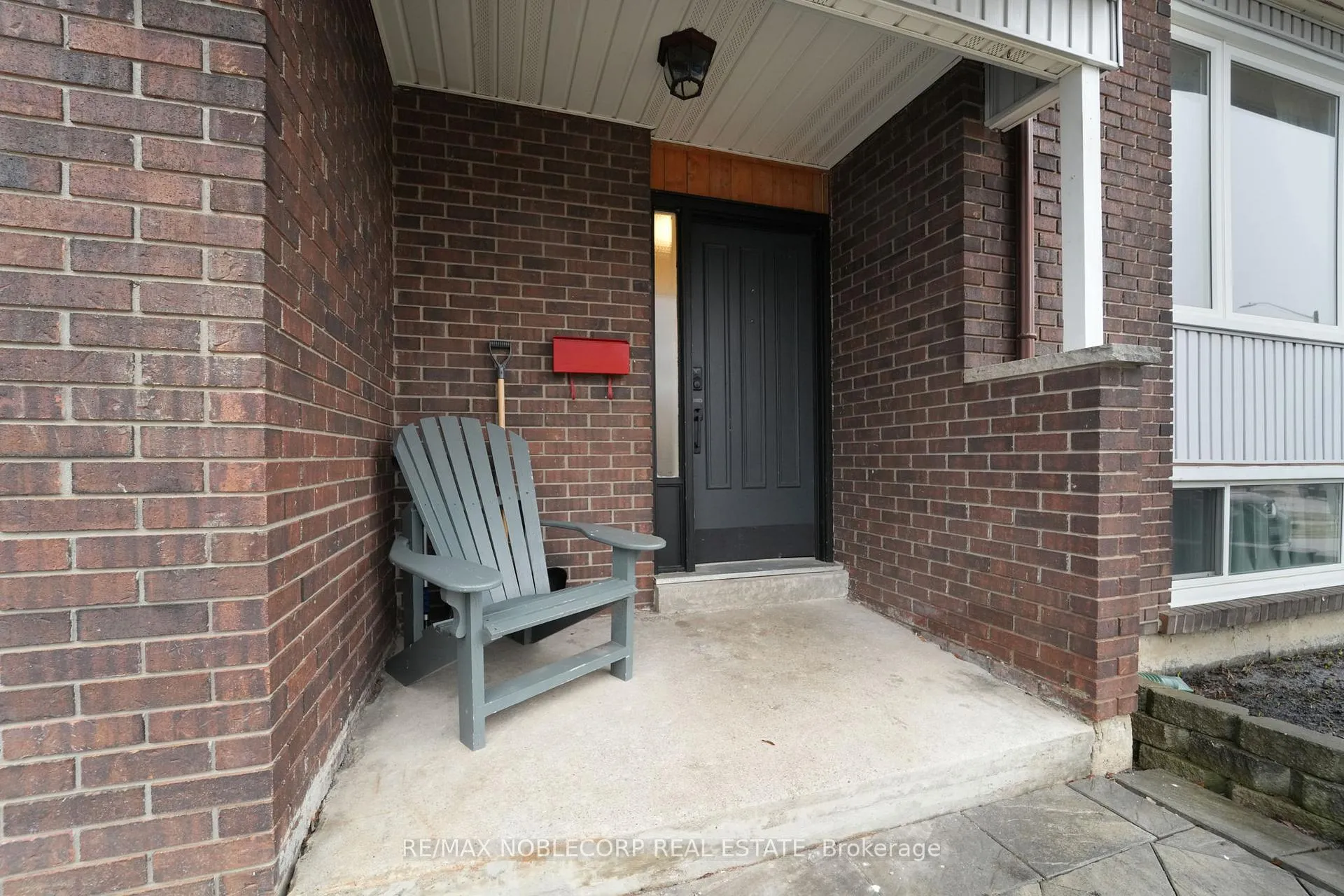 Photo 3 of 115 Elgin Drive, Brampton, Brampton South — HOMEH