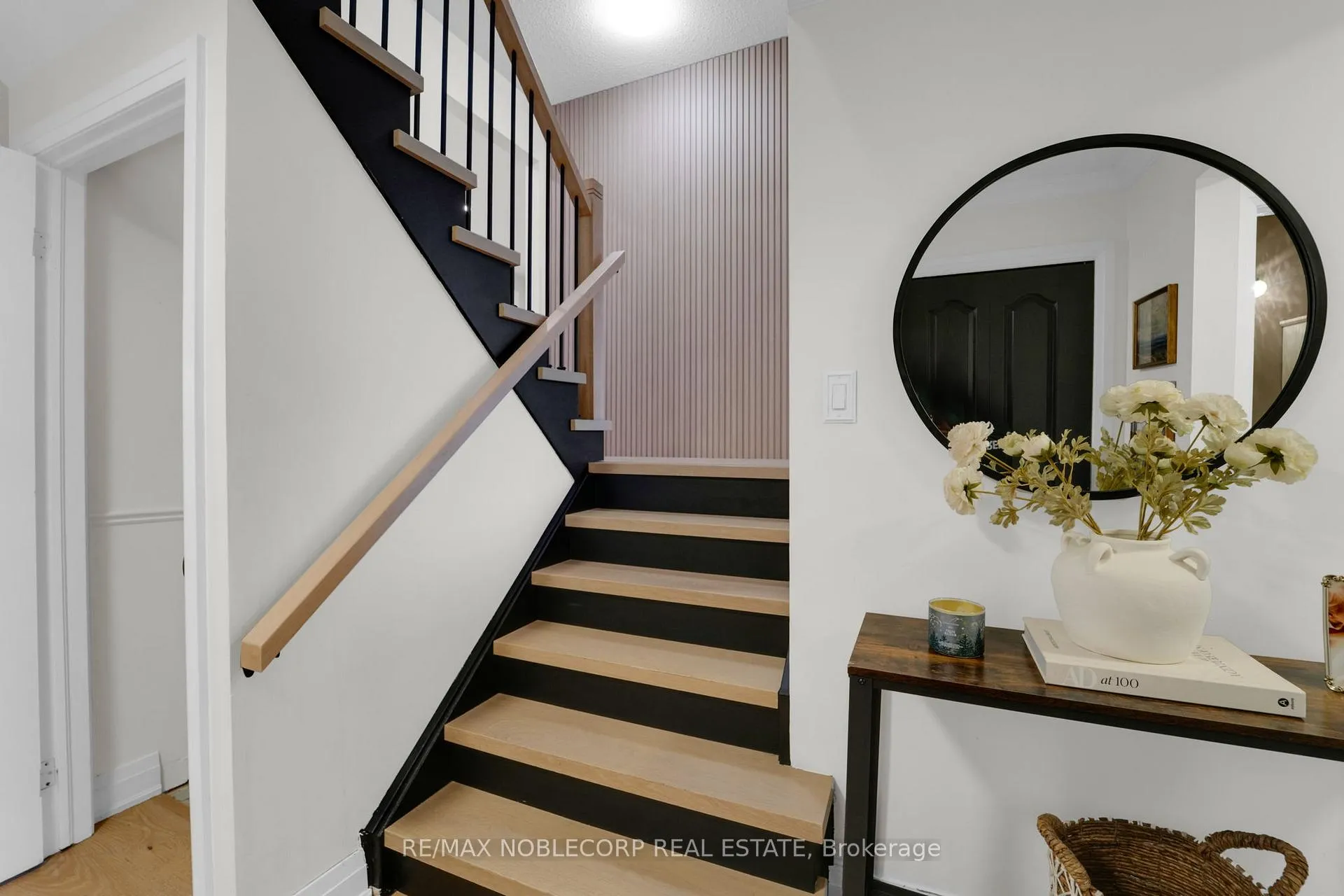 Photo 10 of 115 Elgin Drive, Brampton, Brampton South — HOMEH