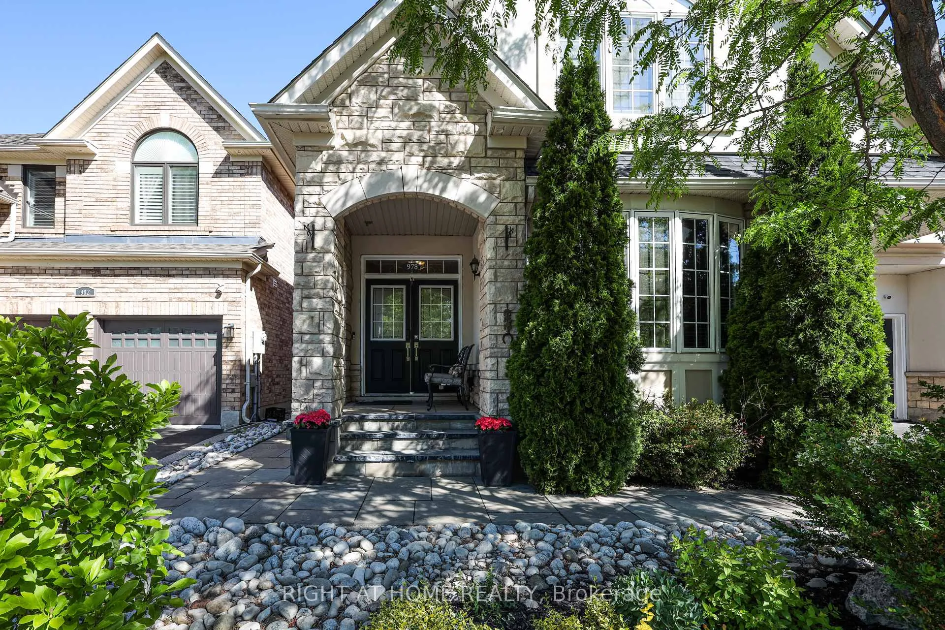 Photo 3 of 978 Cousens Terrace, Milton, Coates — HOMEH