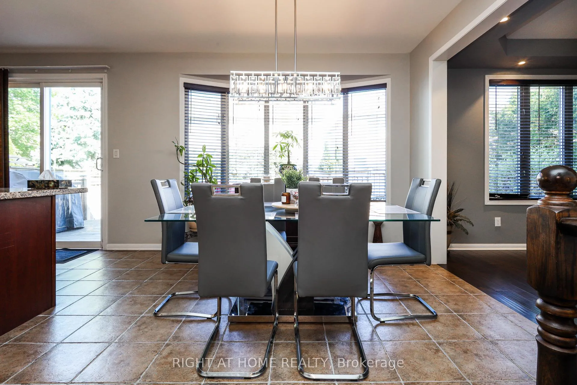 Photo 9 of 978 Cousens Terrace, Milton, Coates — HOMEH