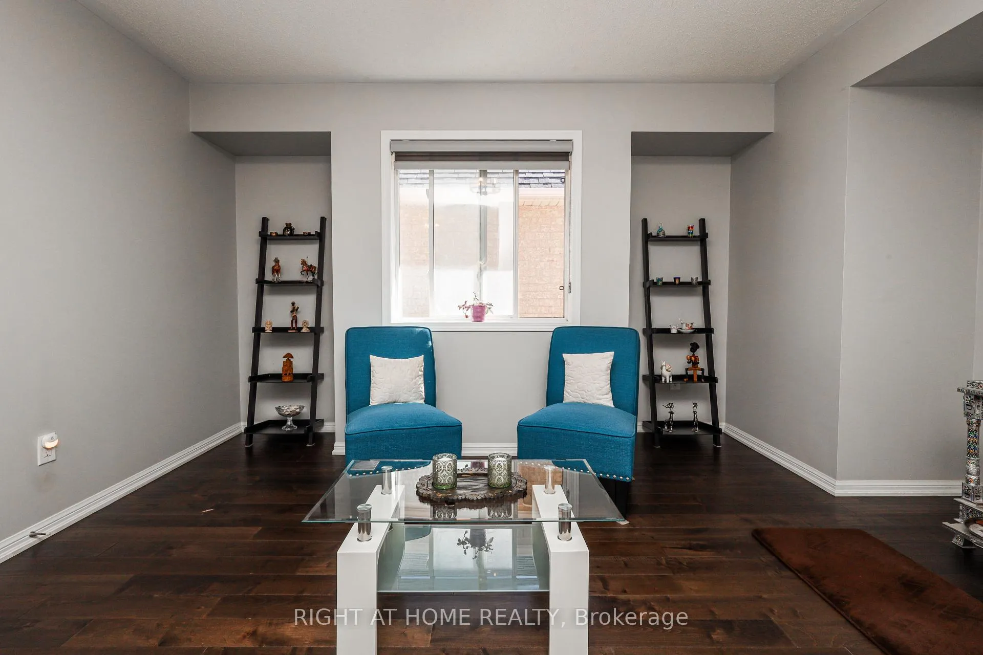 Photo 11 of 978 Cousens Terrace, Milton, Coates — HOMEH