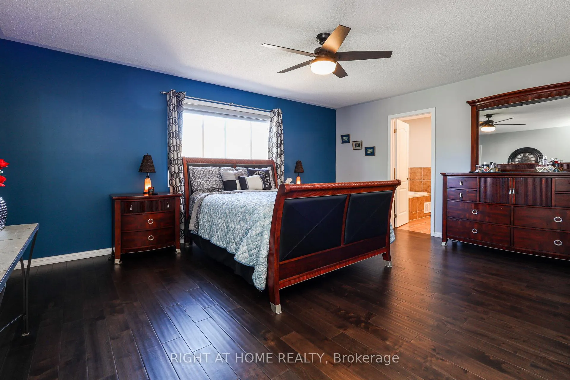 Photo 13 of 978 Cousens Terrace, Milton, Coates — HOMEH