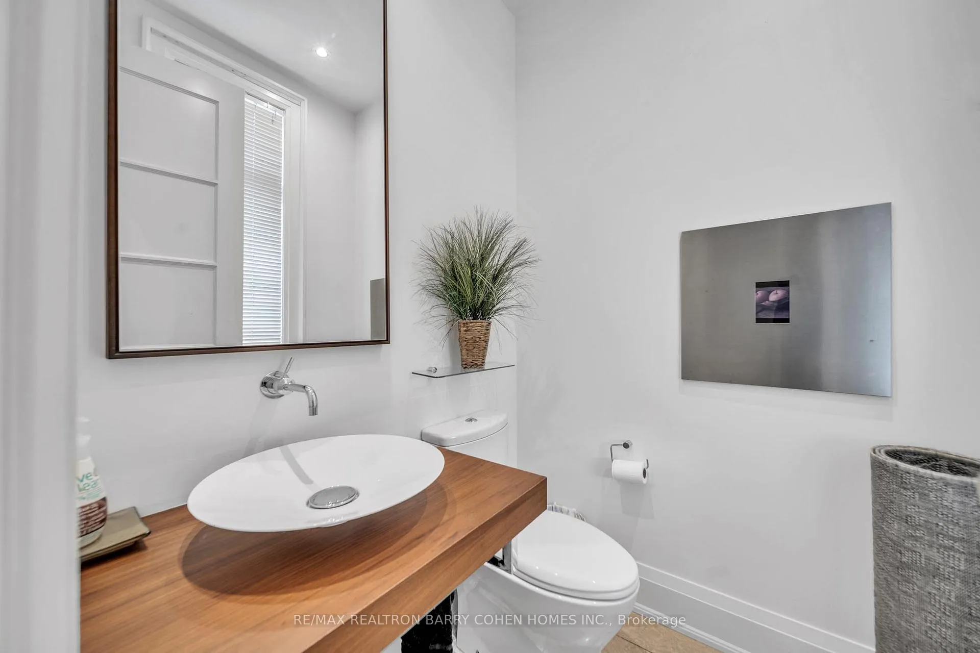 Photo 19 of 74 Esgore Drive, Toronto, Bedford Park-Nortown — HOMEH