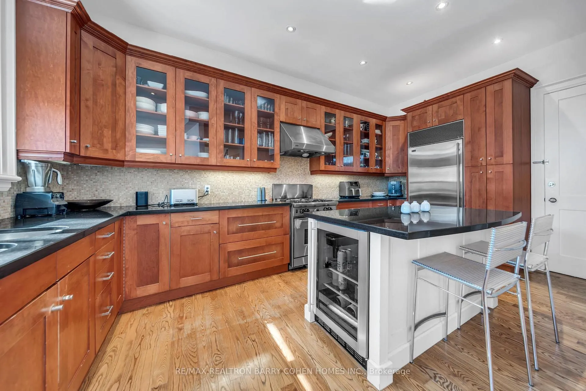 Photo 25 of 74 Esgore Drive, Toronto, Bedford Park-Nortown — HOMEH