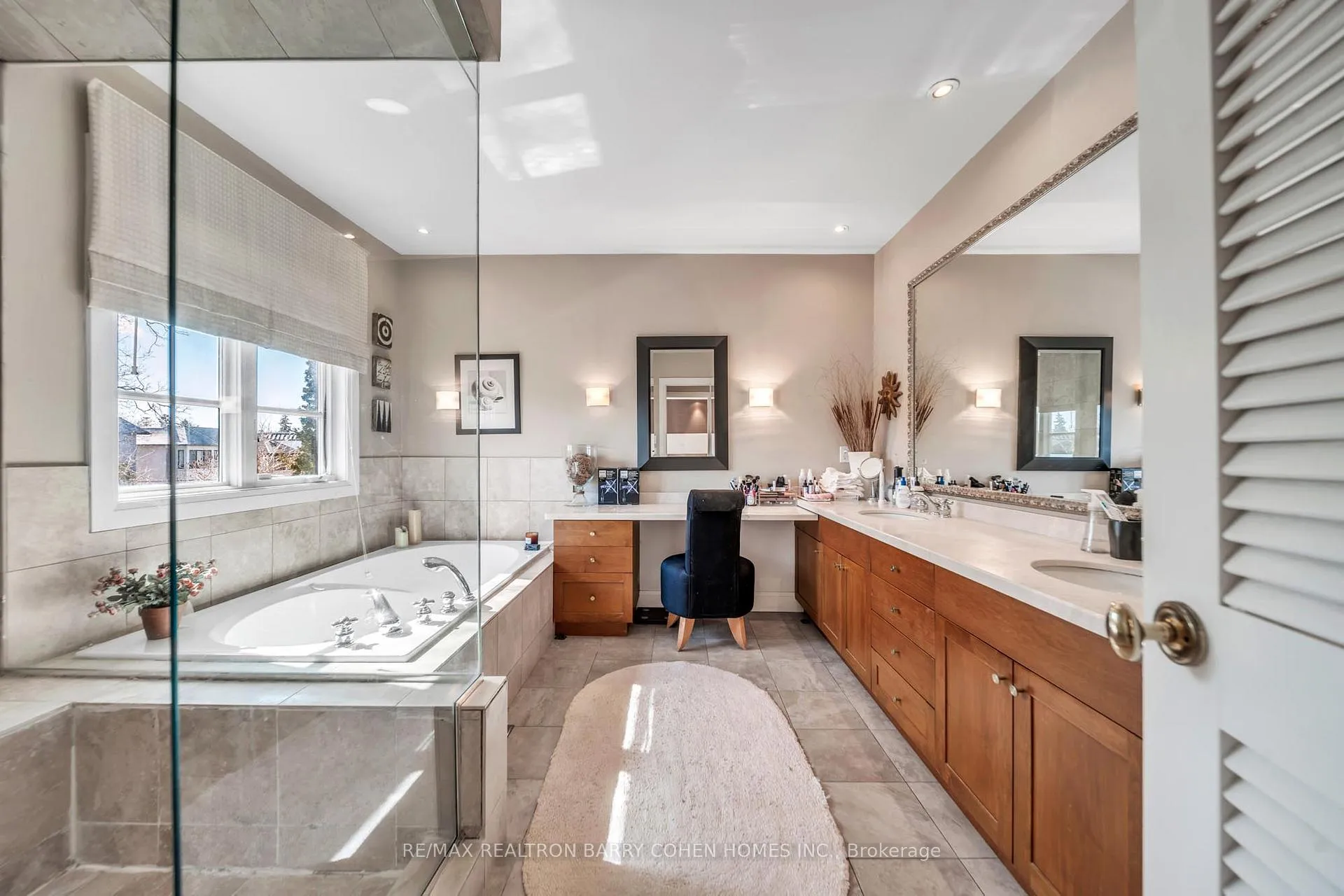 Photo 30 of 74 Esgore Drive, Toronto, Bedford Park-Nortown — HOMEH
