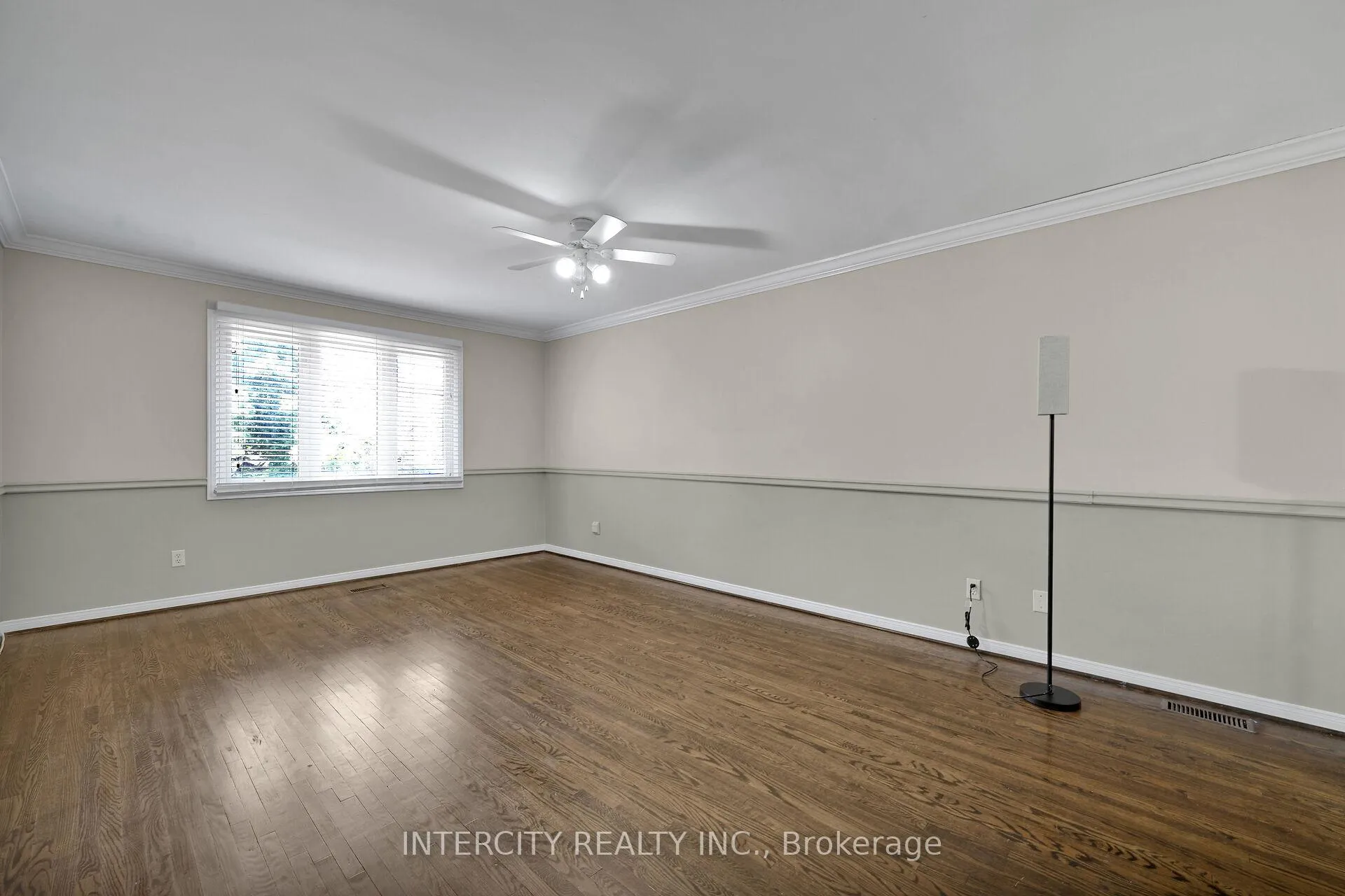 Photo 24 of 173 All Saints Crescent, Oakville, Ford — HOMEH