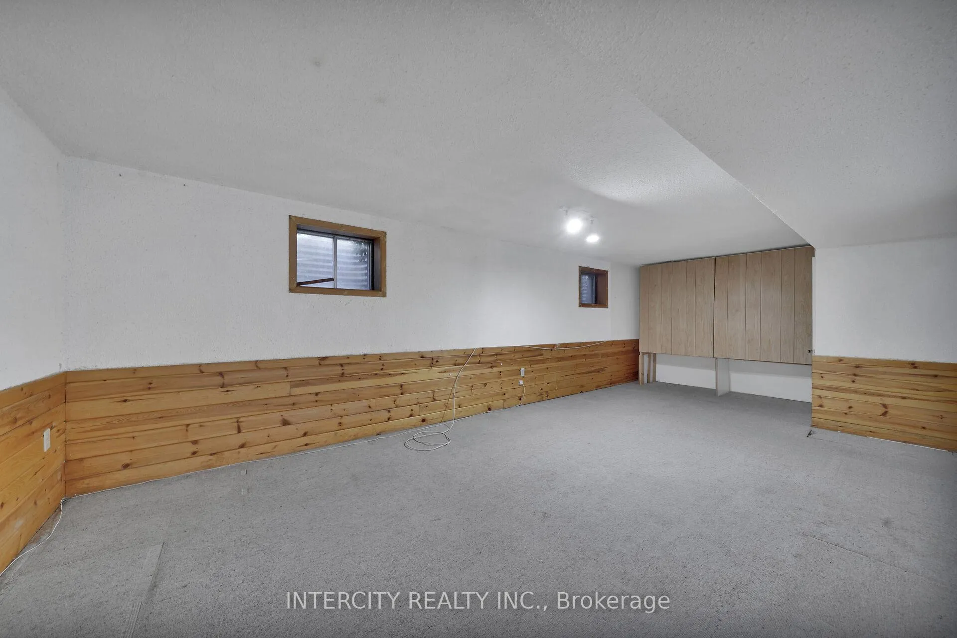 Photo 41 of 173 All Saints Crescent, Oakville, Ford — HOMEH