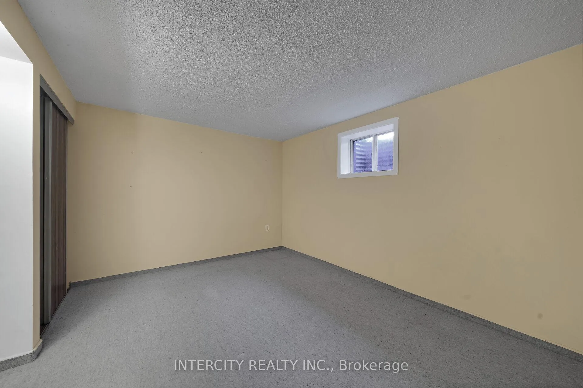 Photo 42 of 173 All Saints Crescent, Oakville, Ford — HOMEH