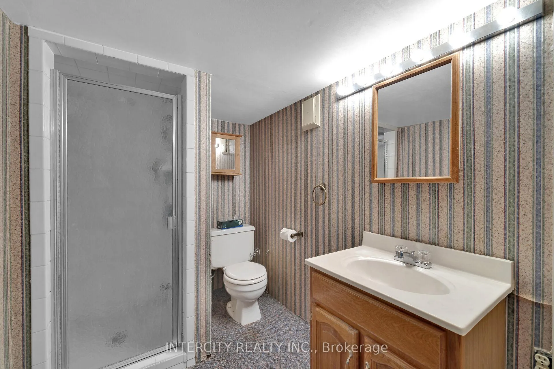 Photo 44 of 173 All Saints Crescent, Oakville, Ford — HOMEH