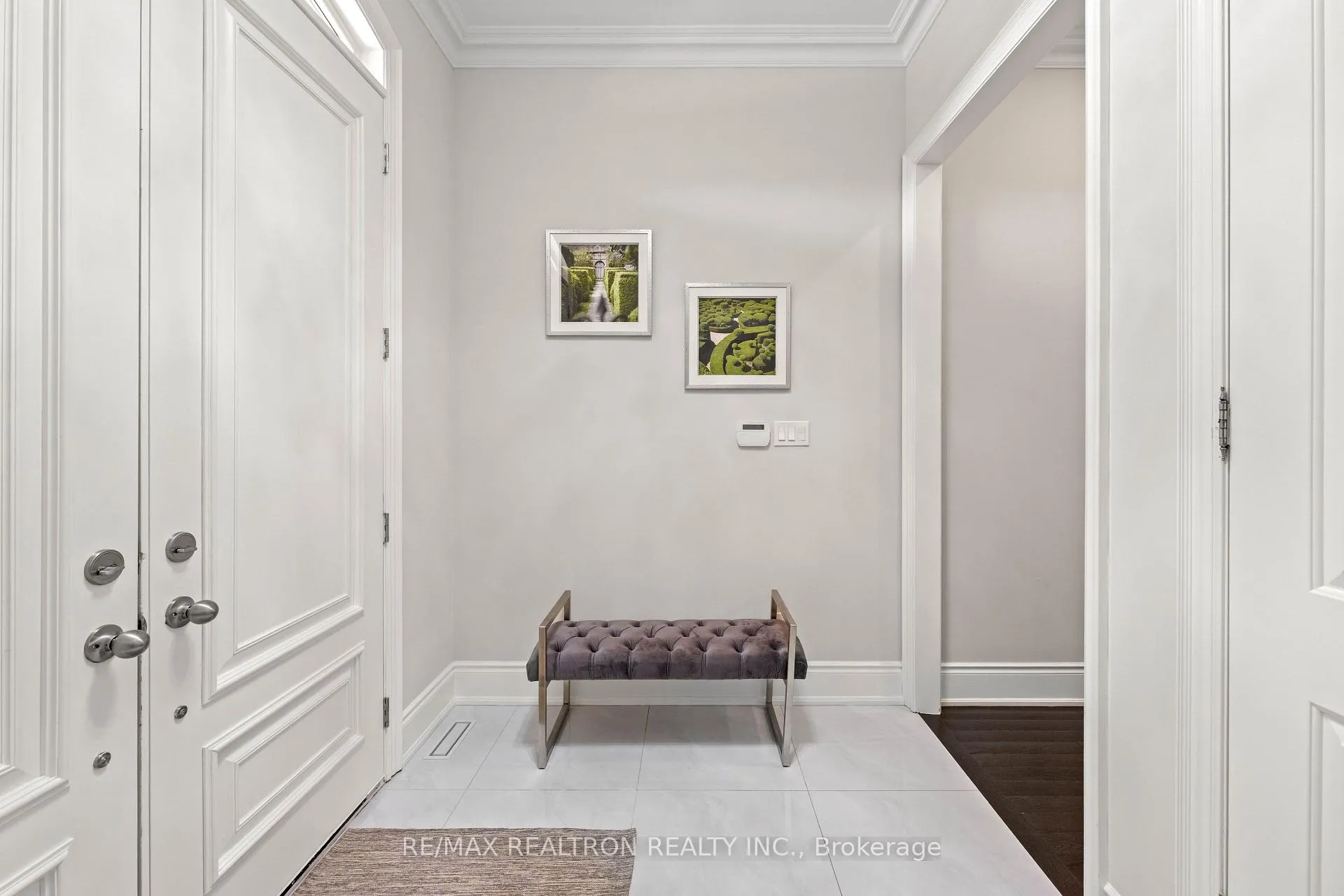 Photo 4 of 595 Pleasant Ridge Avenue, Vaughan, Patterson — HOMEH