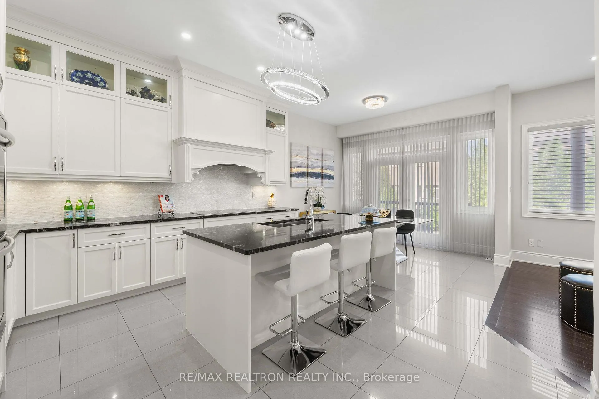 Photo 8 of 595 Pleasant Ridge Avenue, Vaughan, Patterson — HOMEH