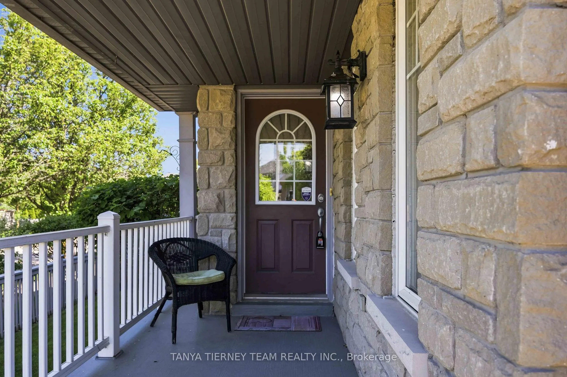 Photo 4 of 17 Robert Attersley Drive E, Whitby, Taunton North — HOMEH