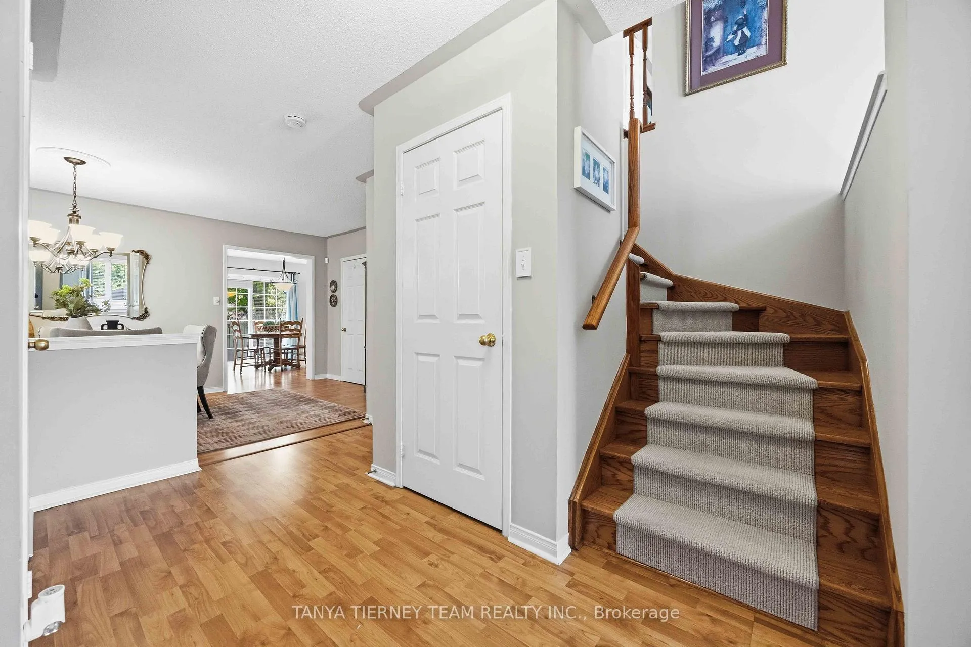 Photo 13 of 17 Robert Attersley Drive E, Whitby, Taunton North — HOMEH