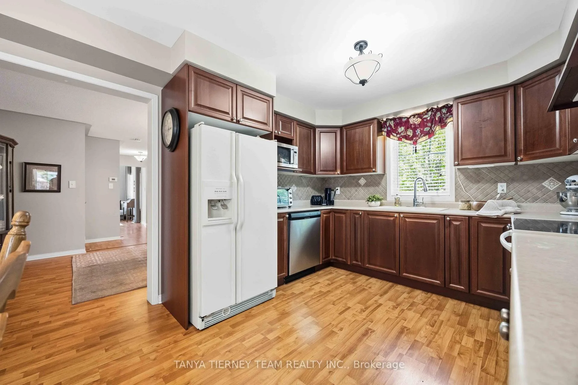 Photo 21 of 17 Robert Attersley Drive E, Whitby, Taunton North — HOMEH