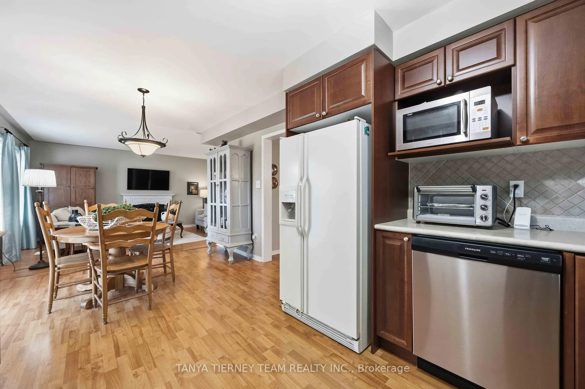 Photo 22 of 17 Robert Attersley Drive E, Whitby, Taunton North — HOMEH