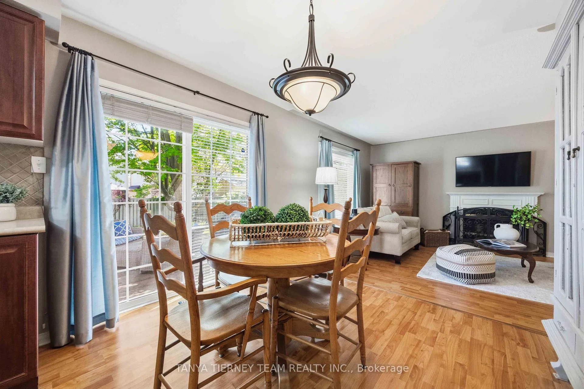 Photo 24 of 17 Robert Attersley Drive E, Whitby, Taunton North — HOMEH