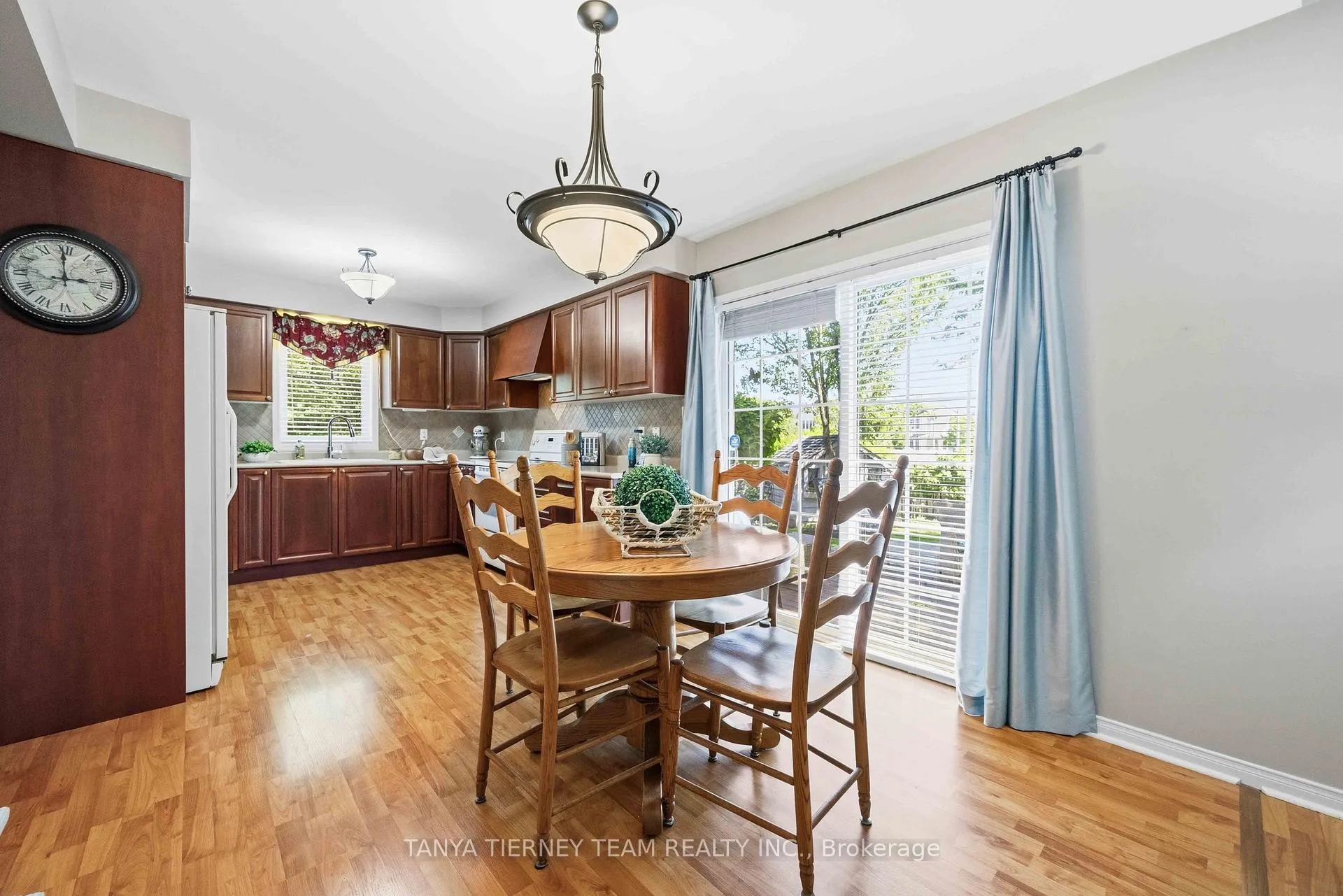 Photo 25 of 17 Robert Attersley Drive E, Whitby, Taunton North — HOMEH